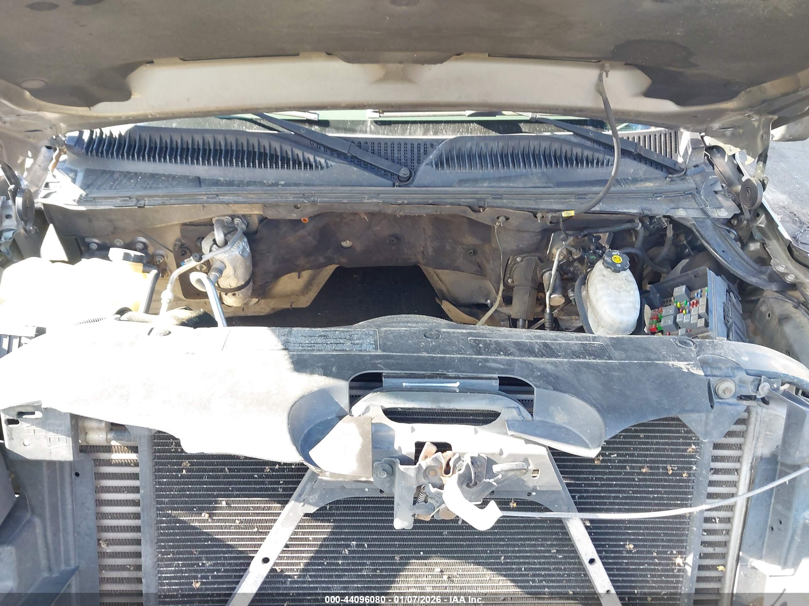 CHEVROLET SILVERADO image 10