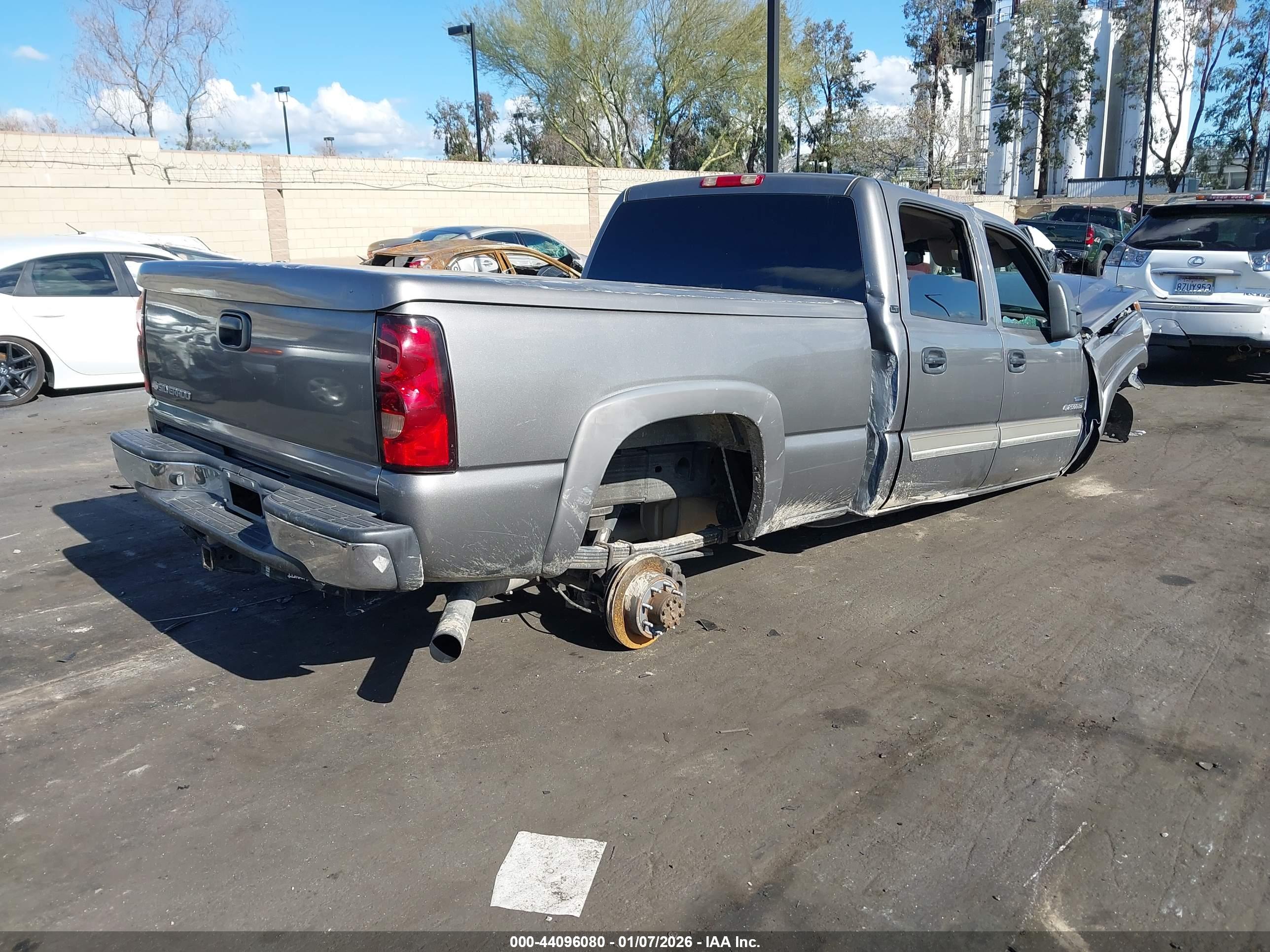 CHEVROLET SILVERADO image 4