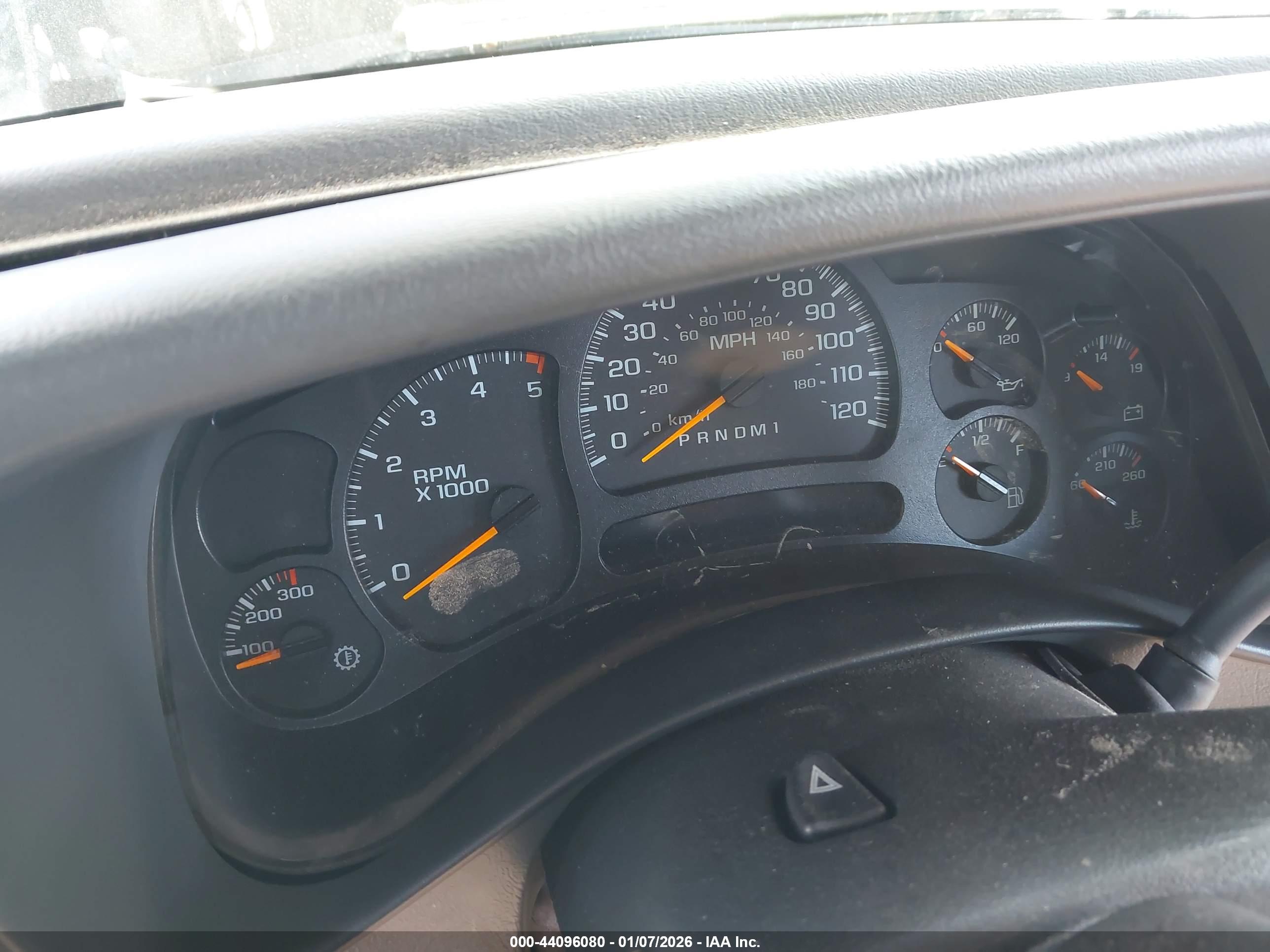 CHEVROLET SILVERADO image 7