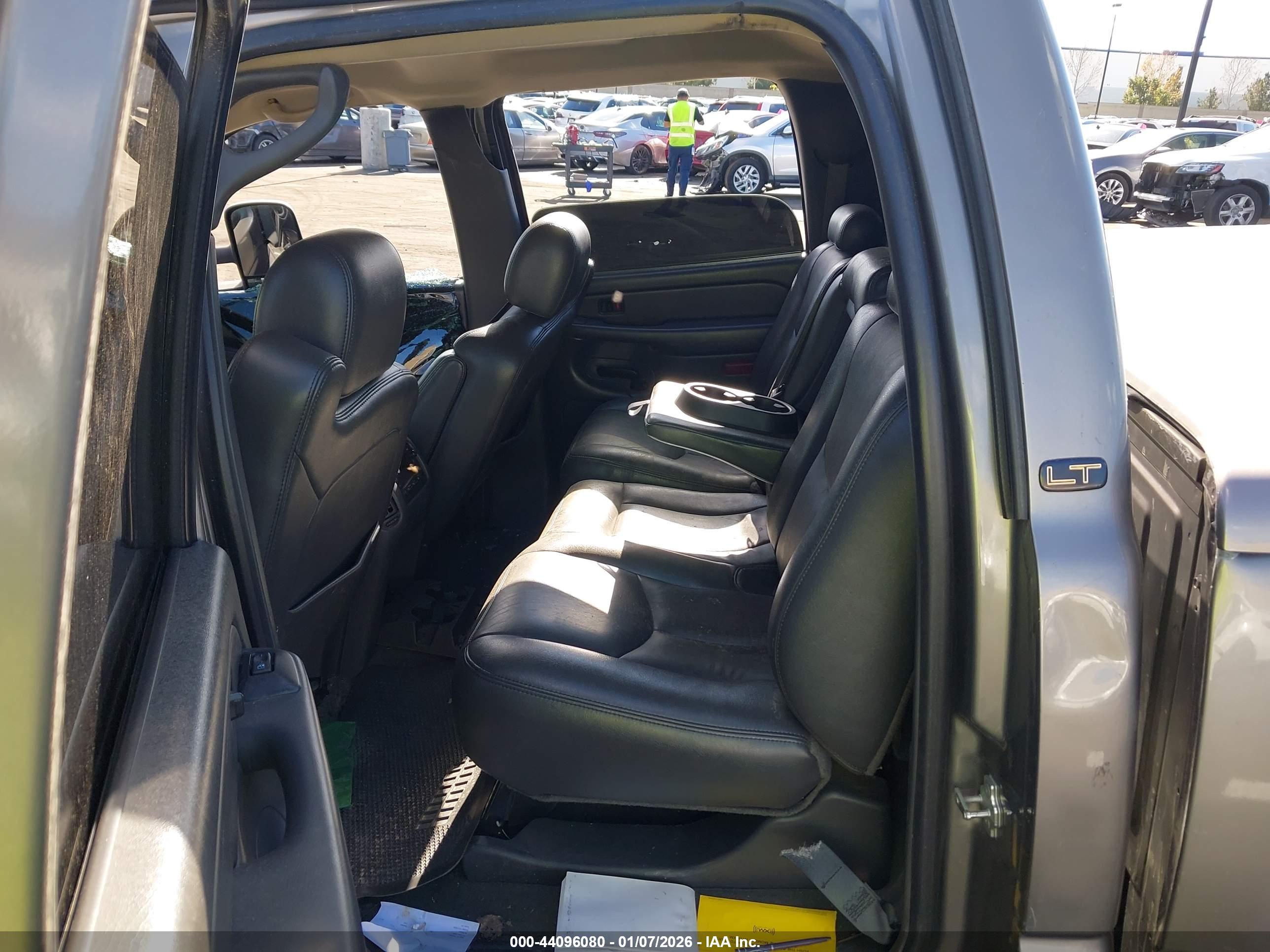 CHEVROLET SILVERADO image 8