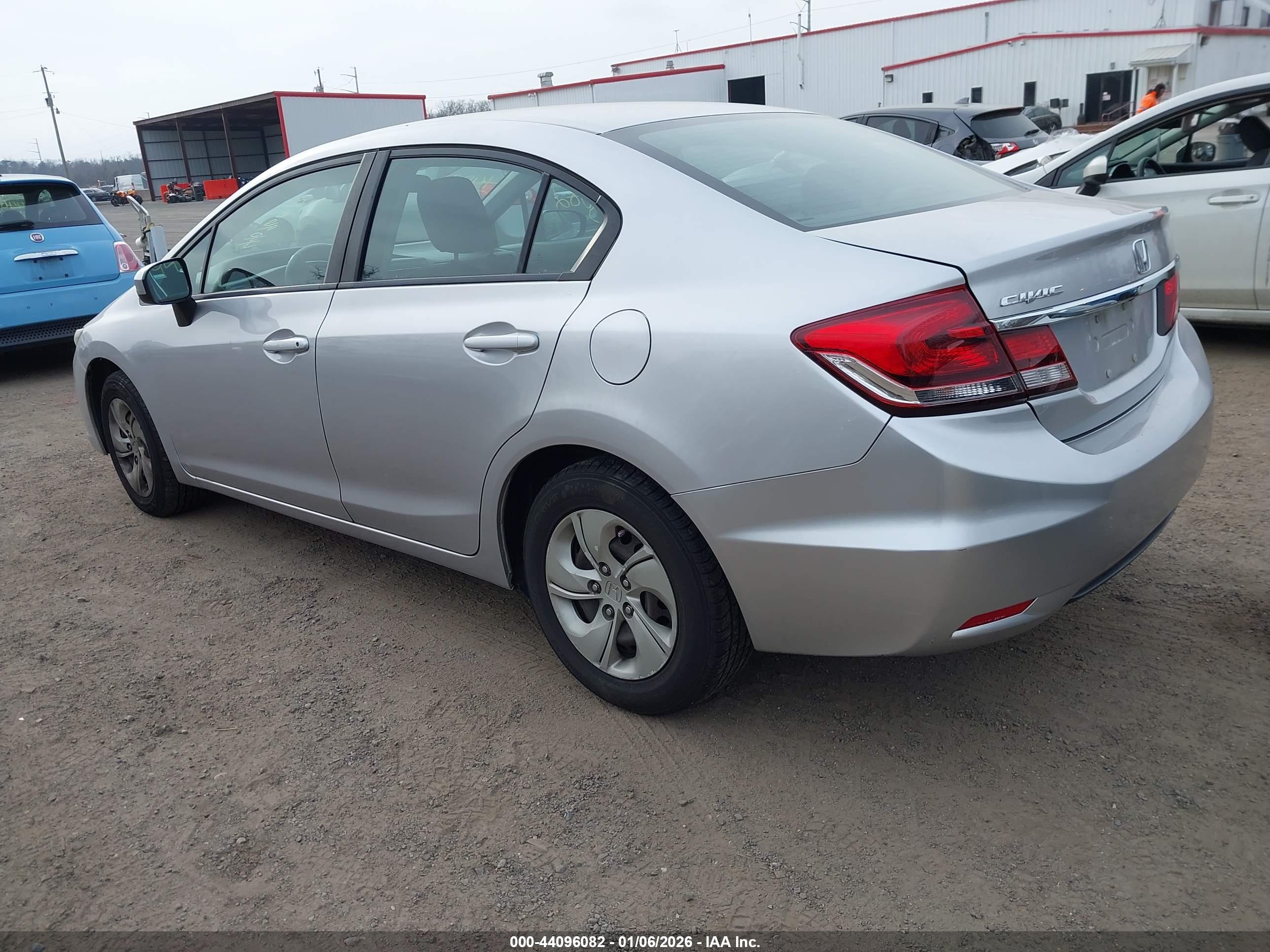 HONDA CIVIC image 3