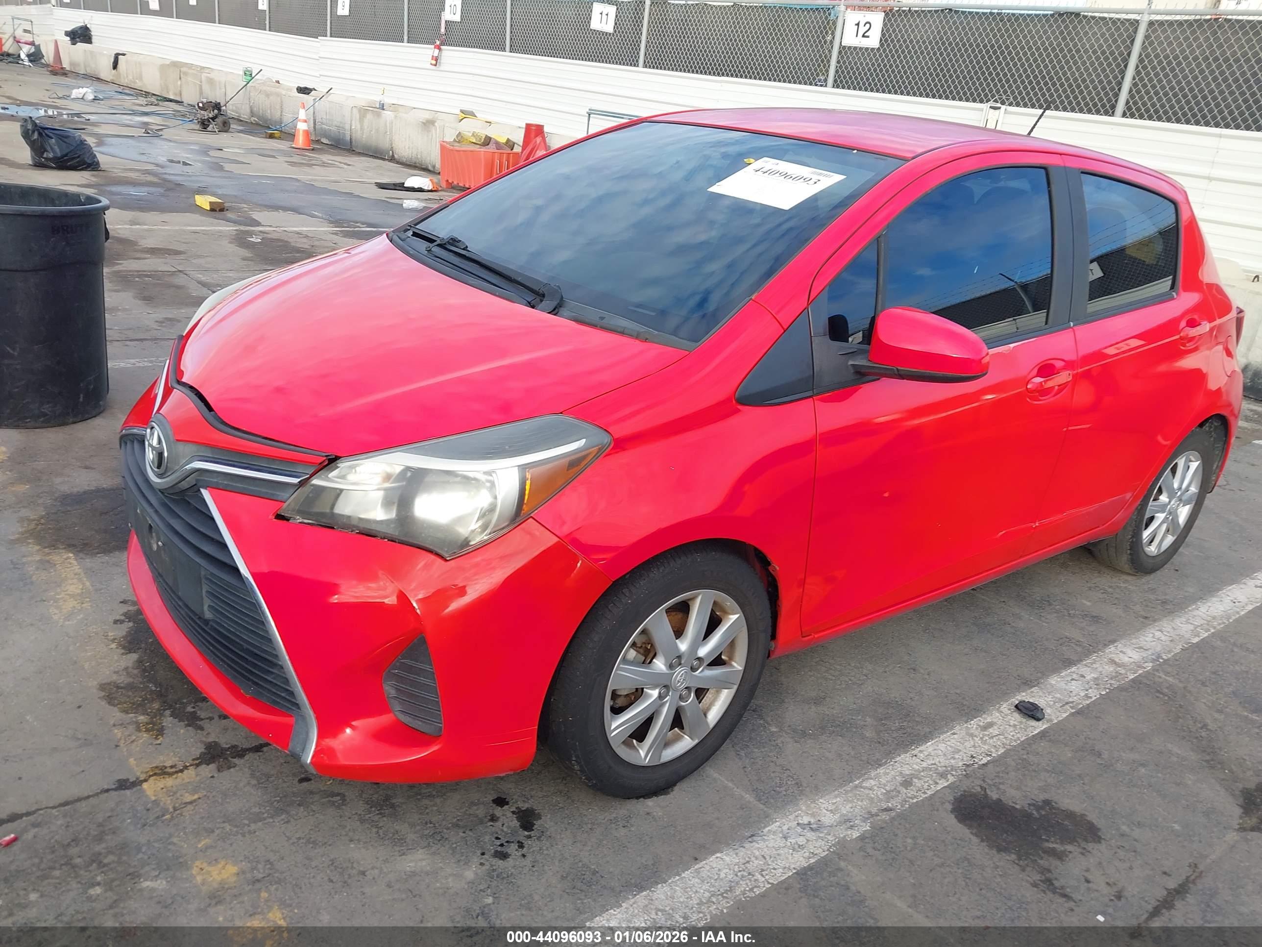 TOYOTA YARIS image 2