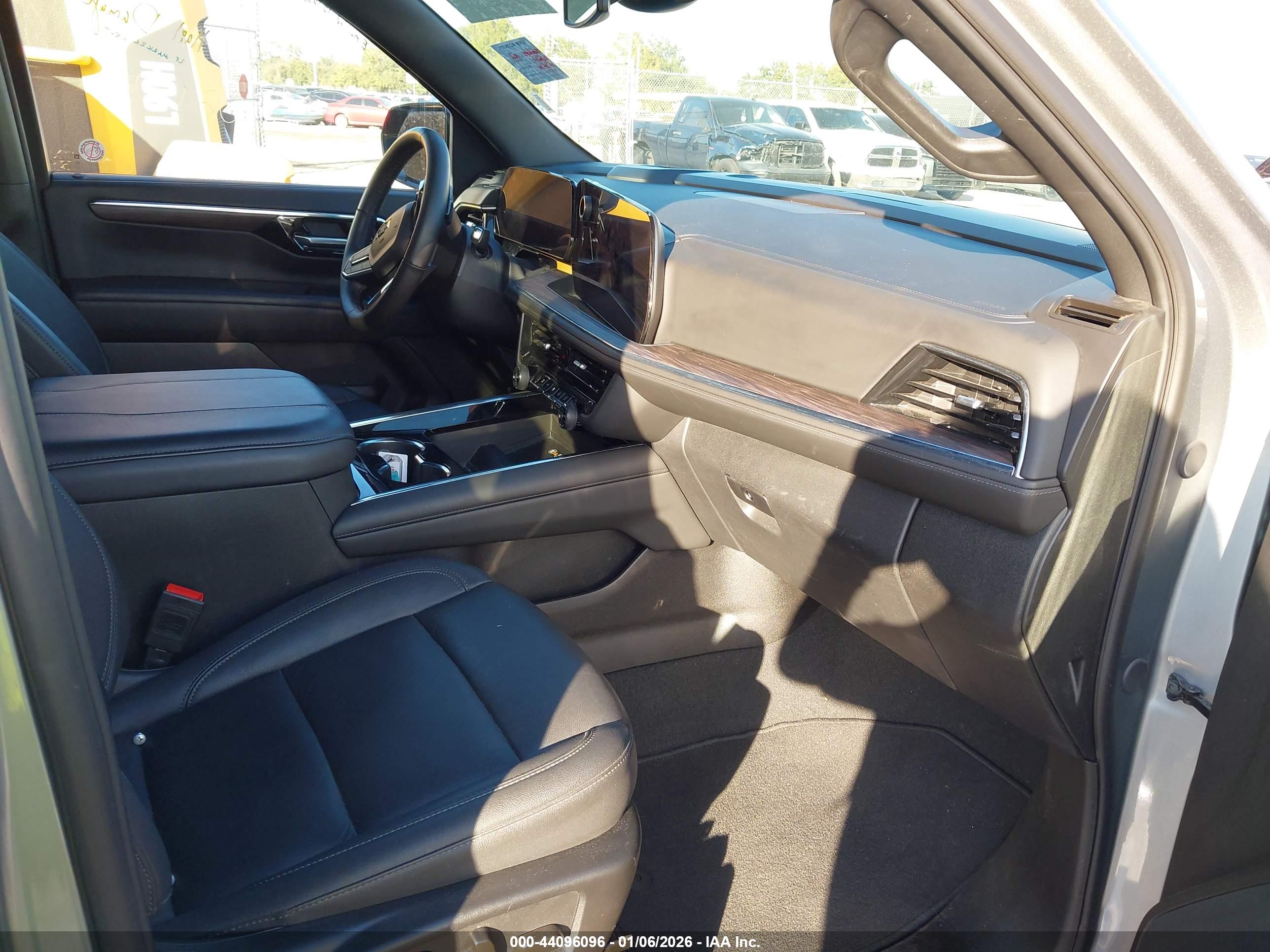 CHEVROLET TAHOE image 5