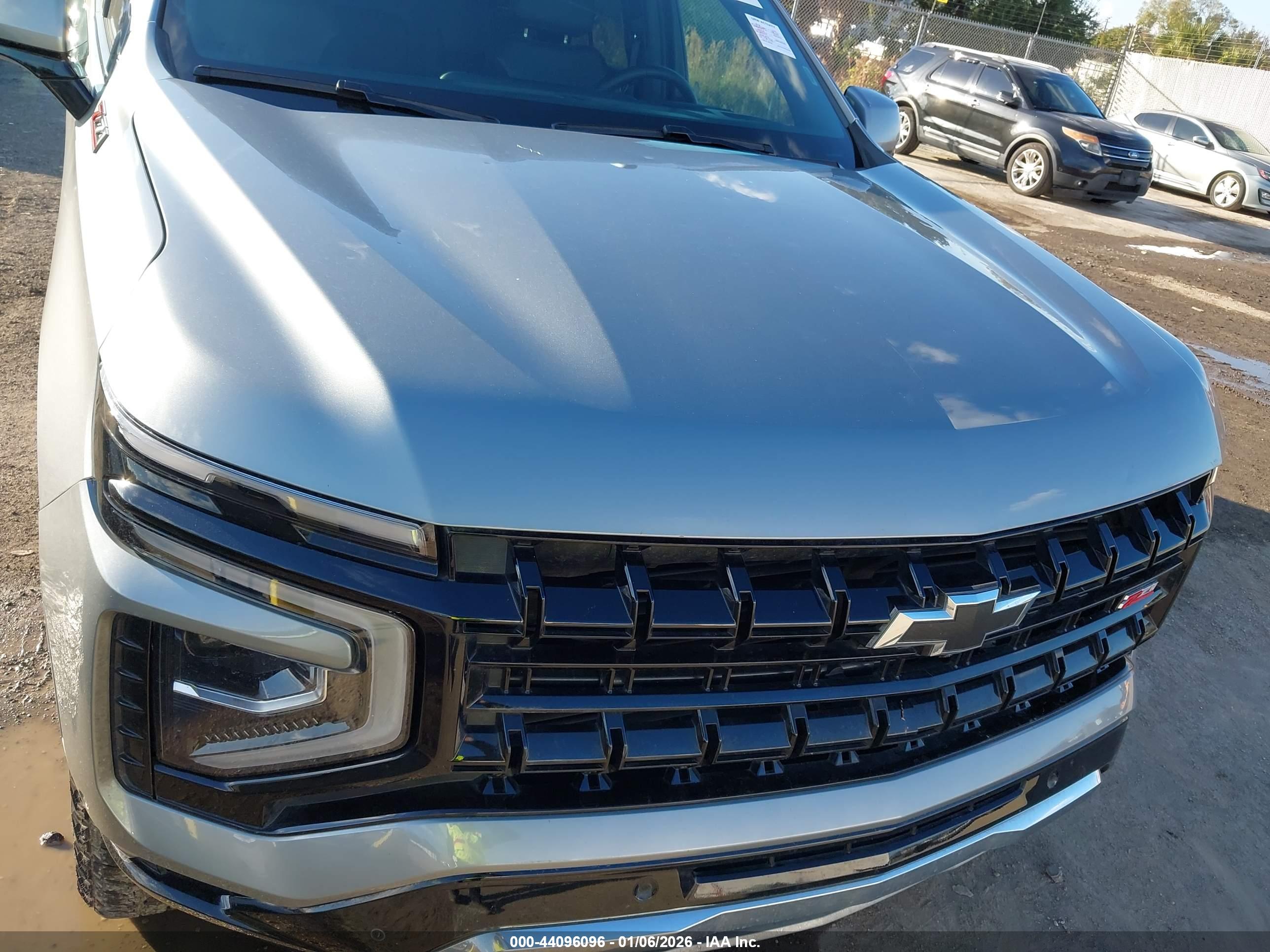 CHEVROLET TAHOE image 6