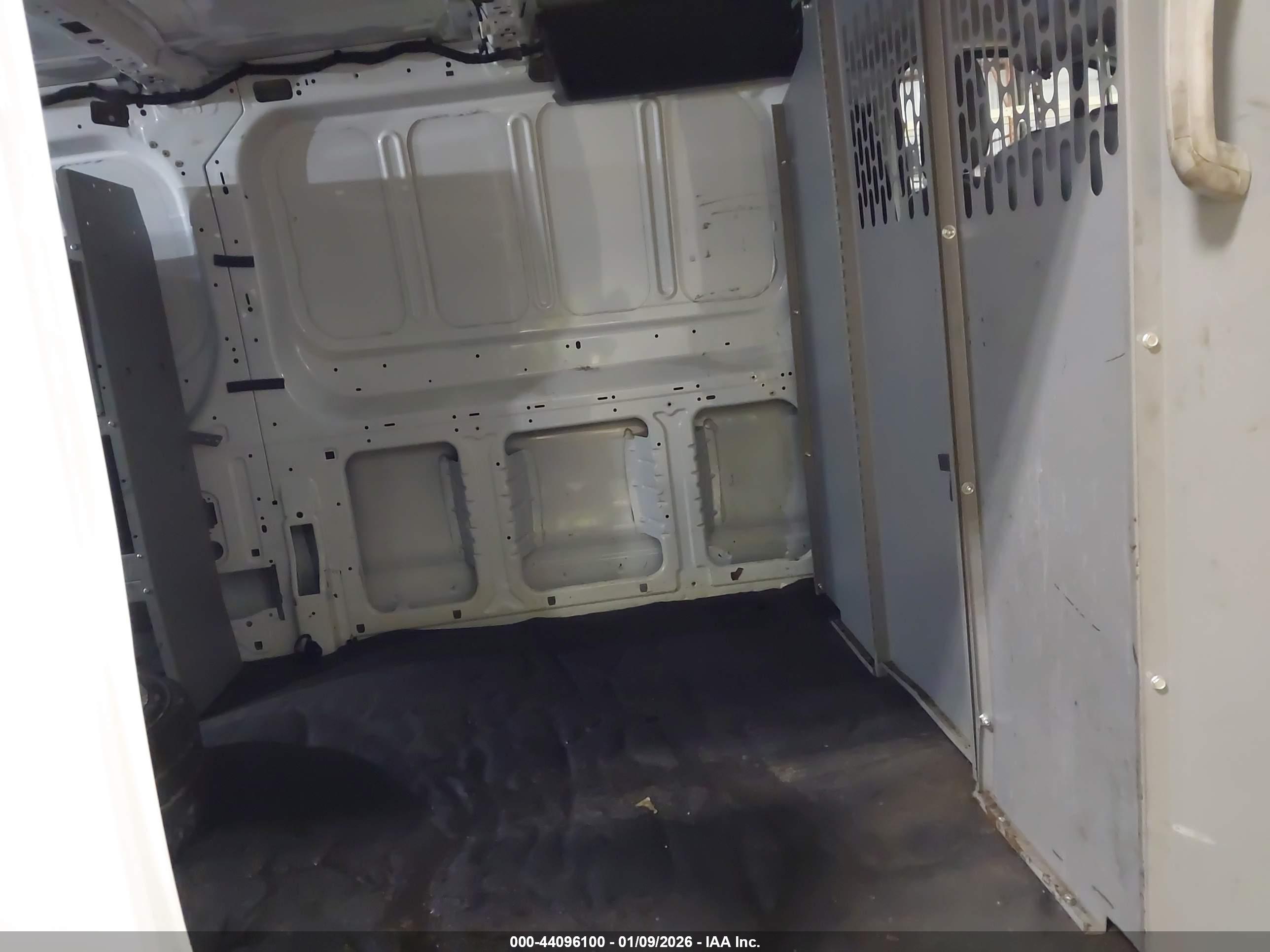 FORD TRANSIT-250 image 8