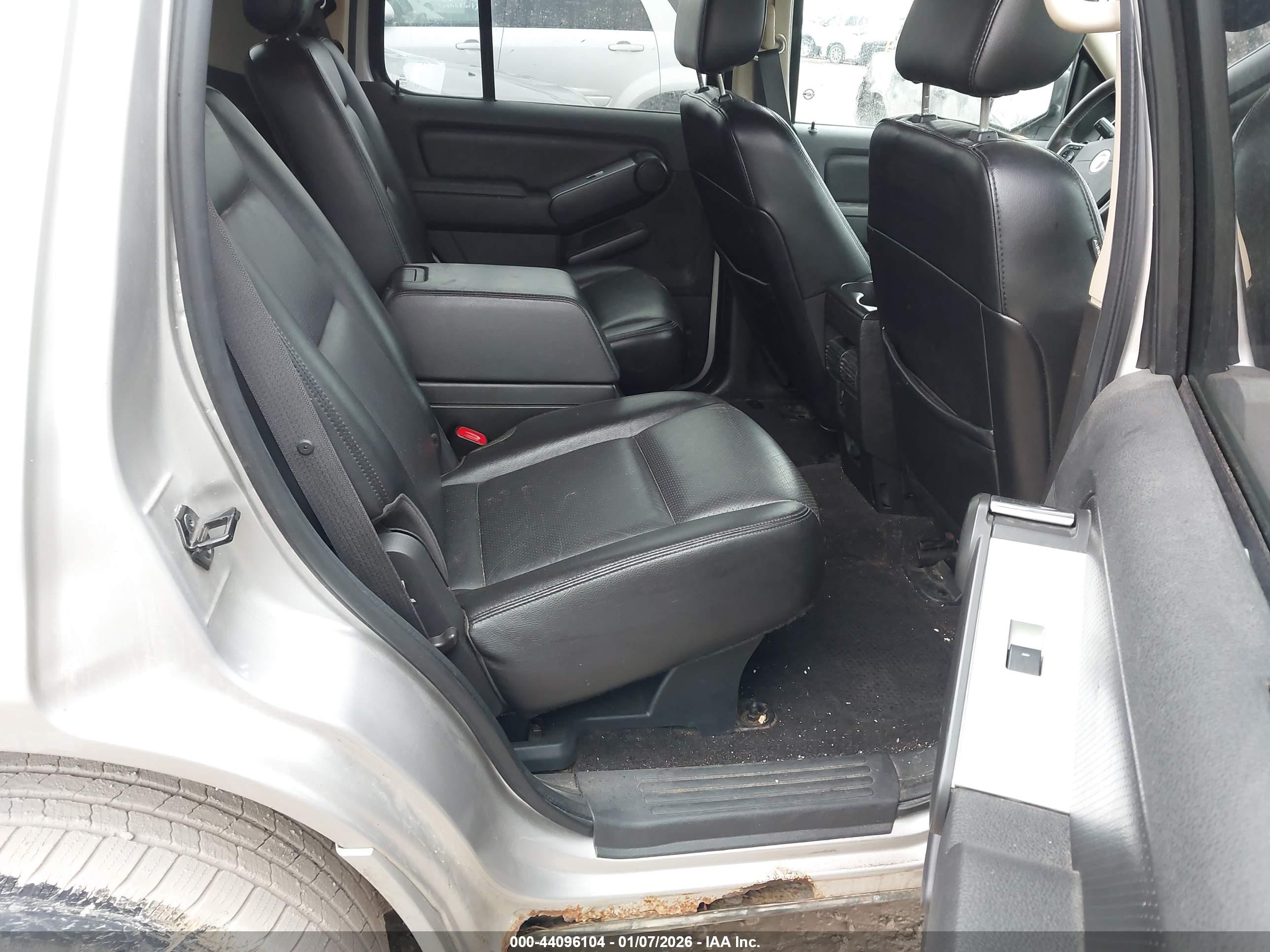 MERCURY MOUNTAINEER image 8