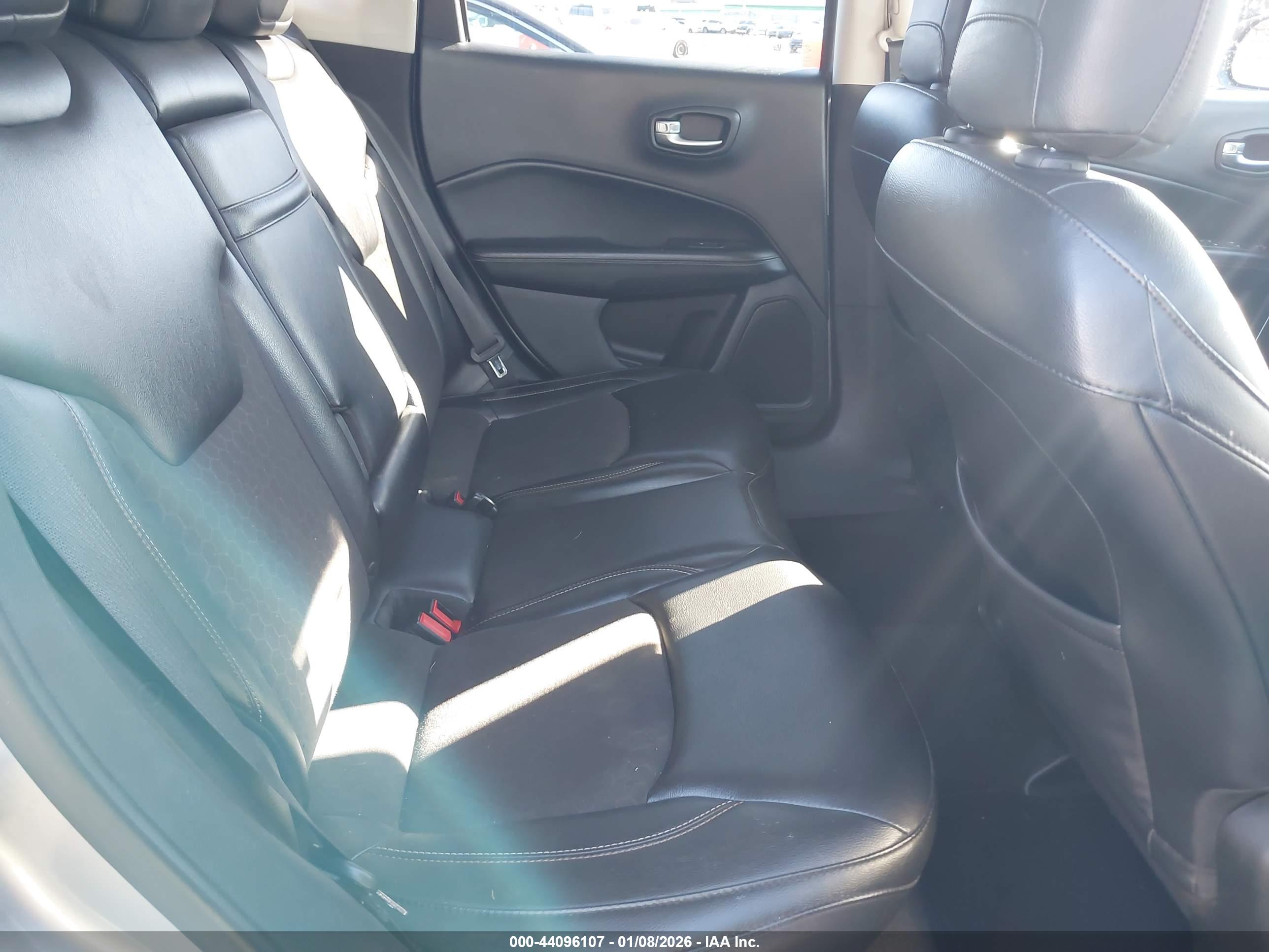JEEP COMPASS image 8