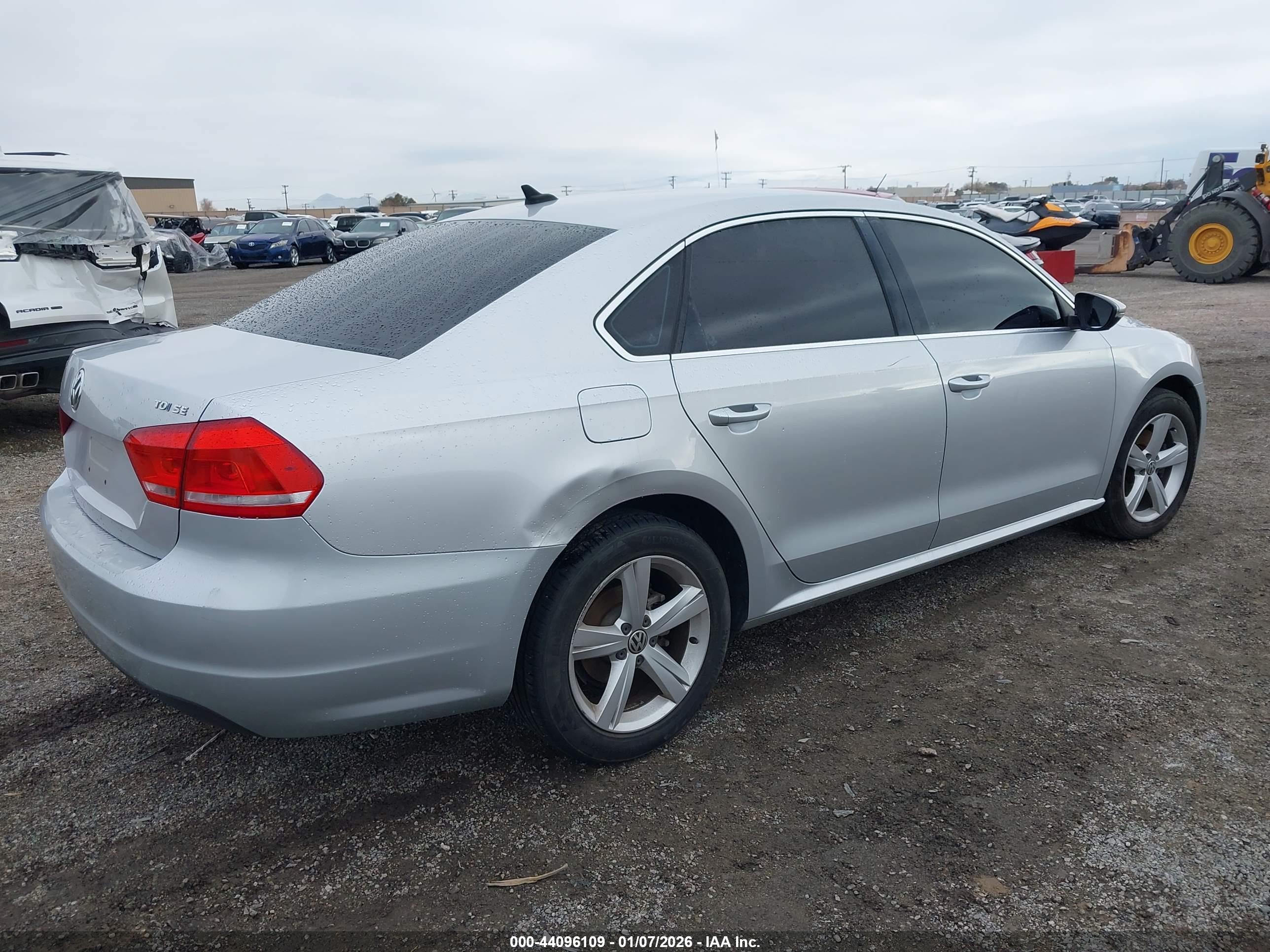 VOLKSWAGEN PASSAT image 4