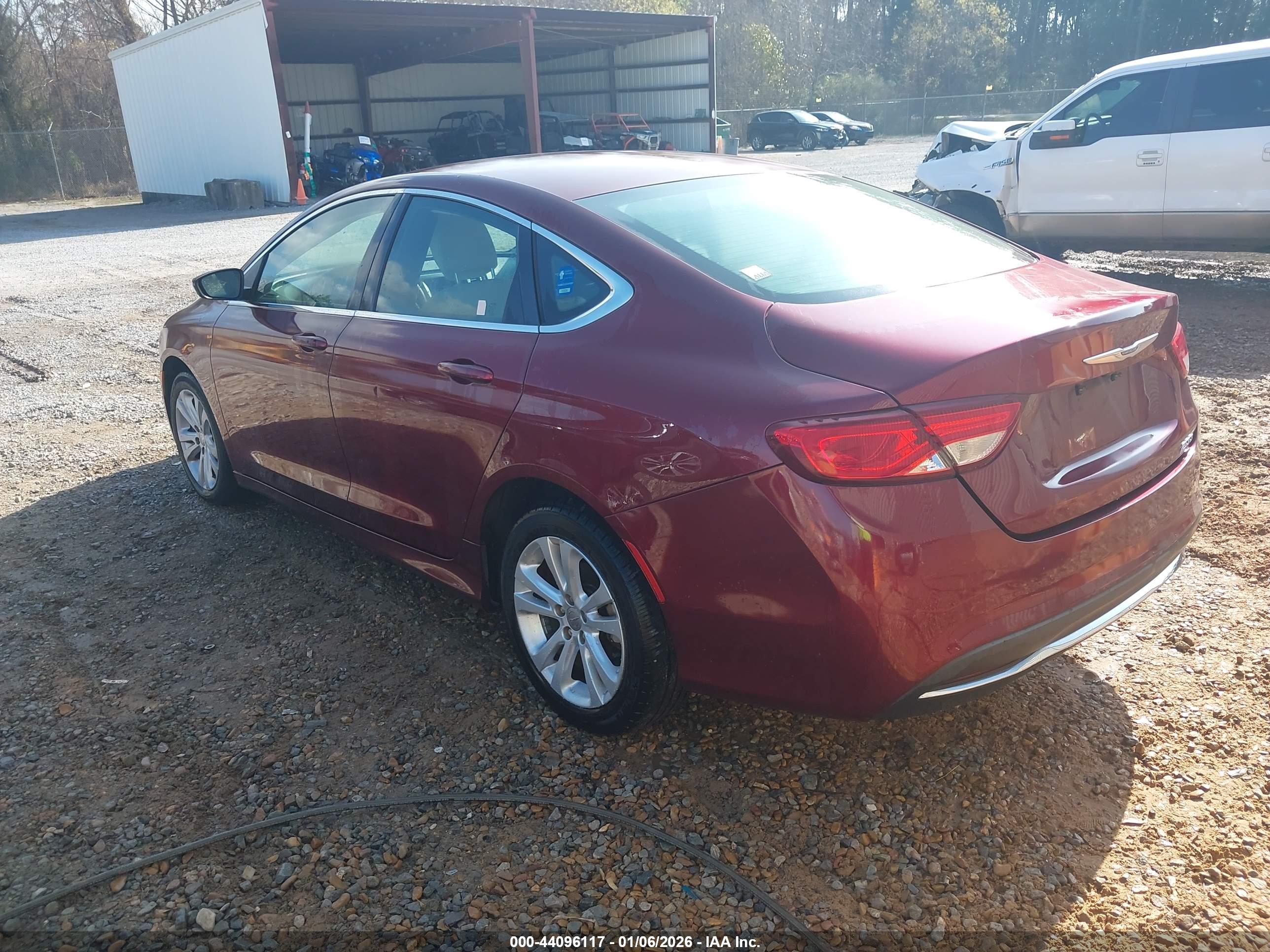 CHRYSLER 200 image 3