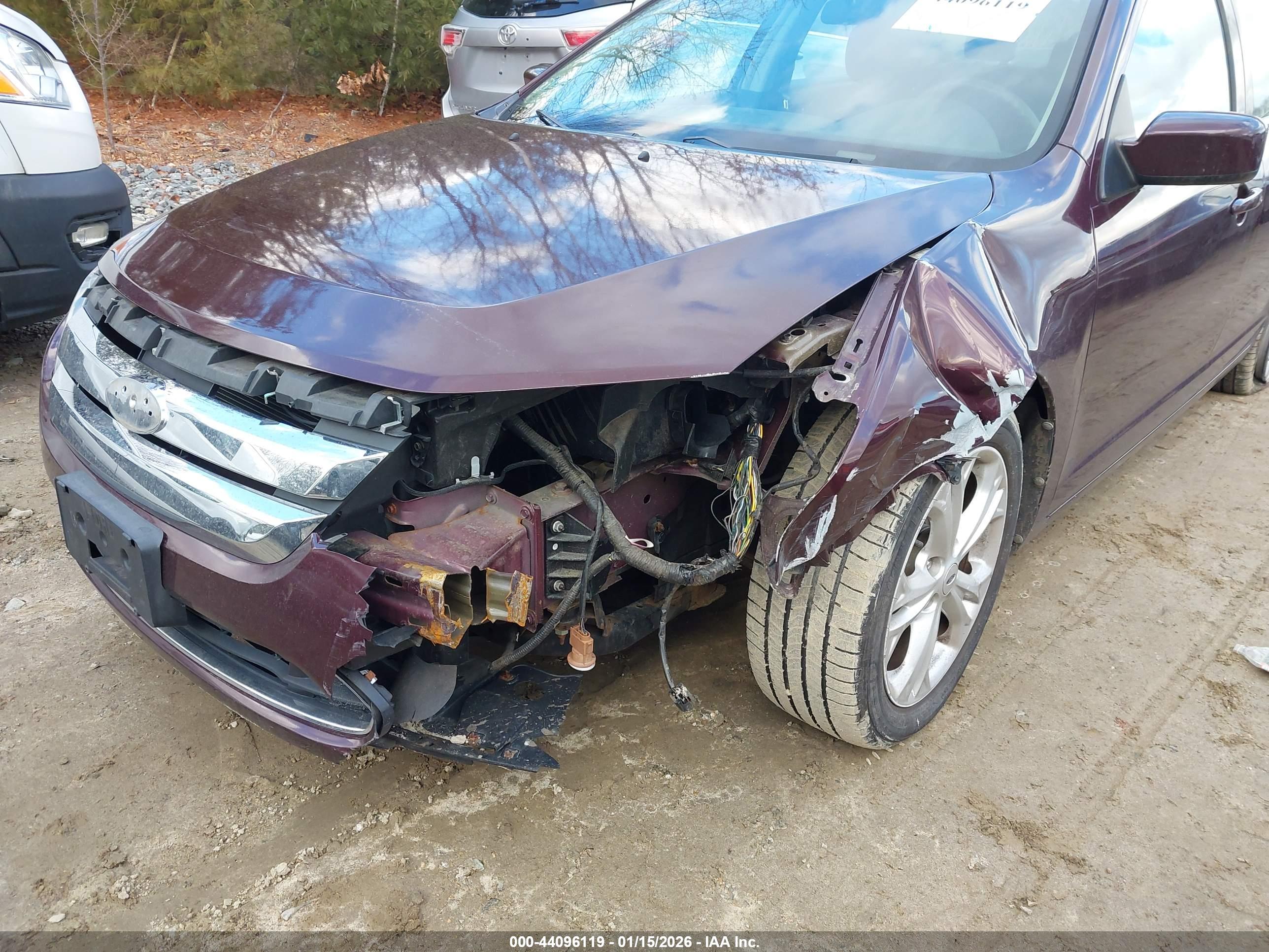FORD FUSION image 6