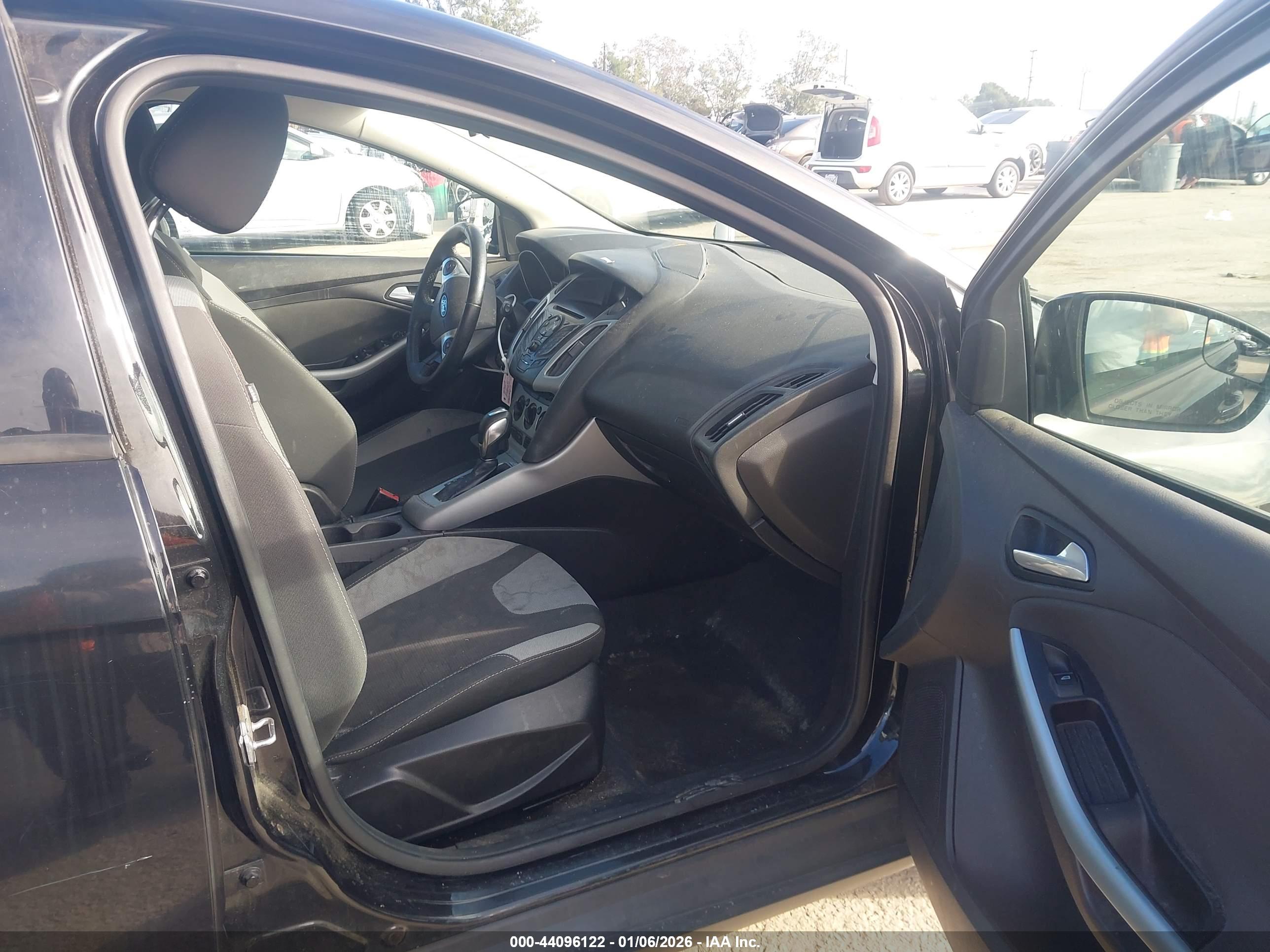 FORD FOCUS image 5