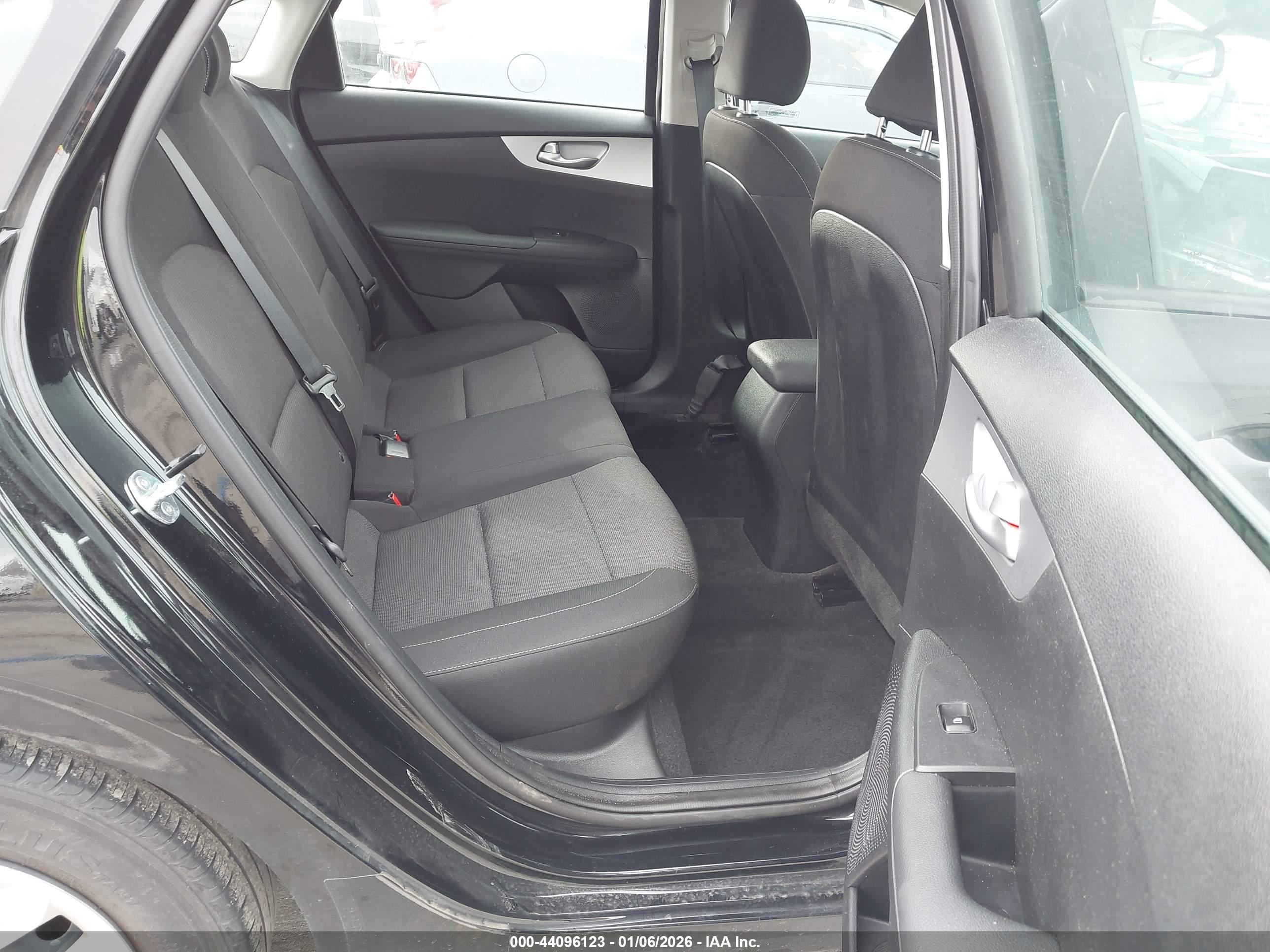 KIA FORTE image 8