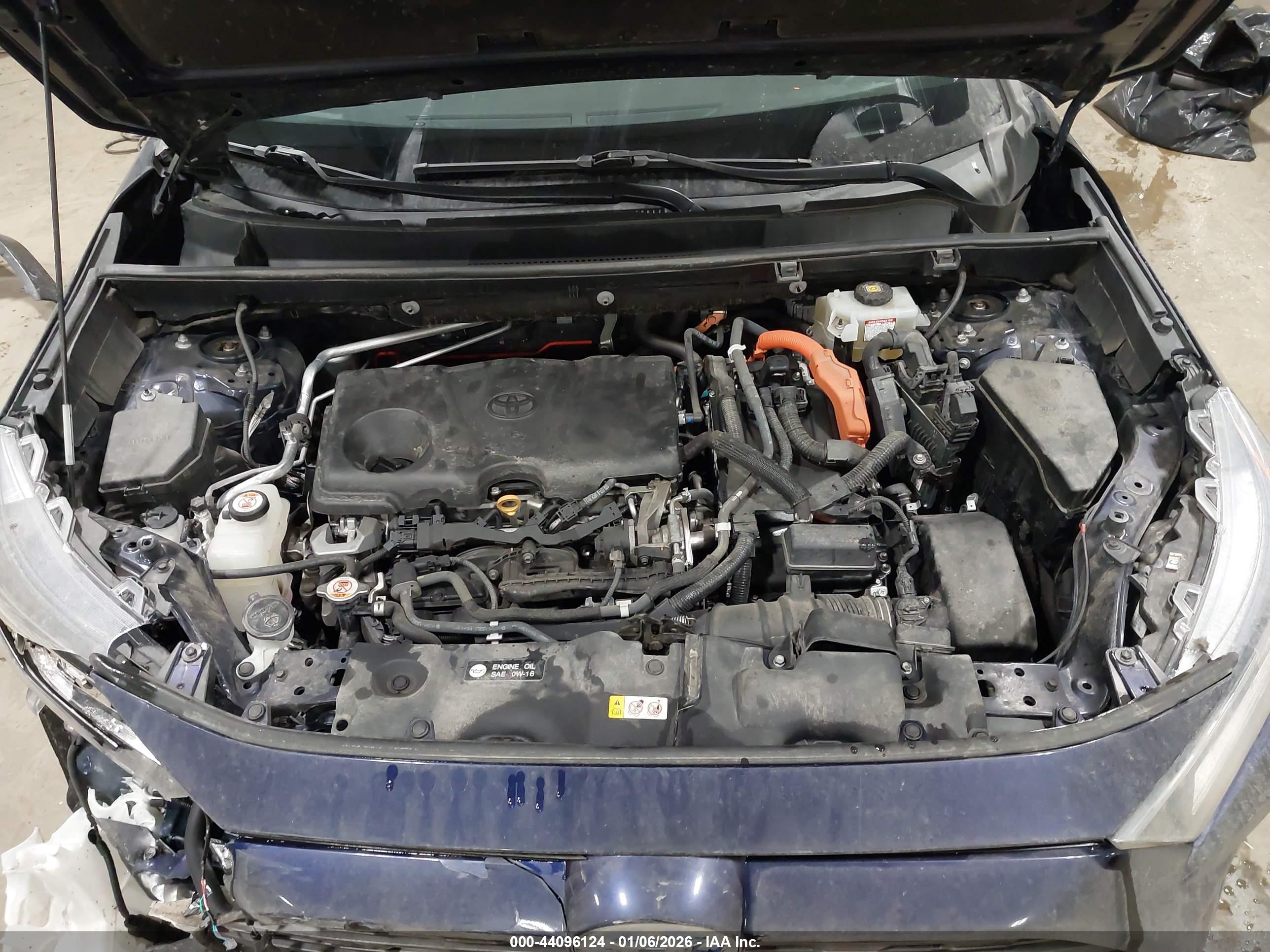 TOYOTA RAV4 image 10