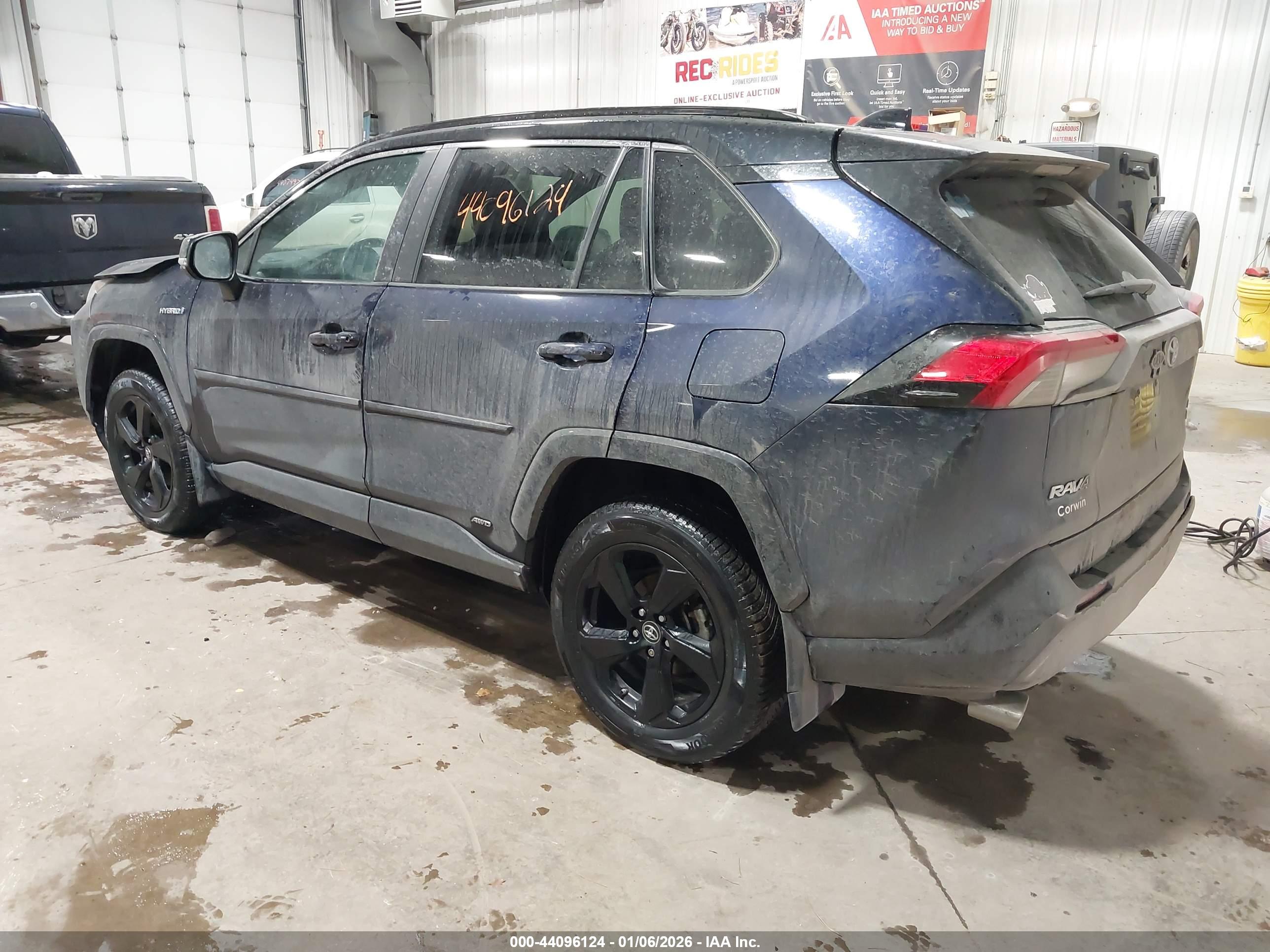 TOYOTA RAV4 image 3