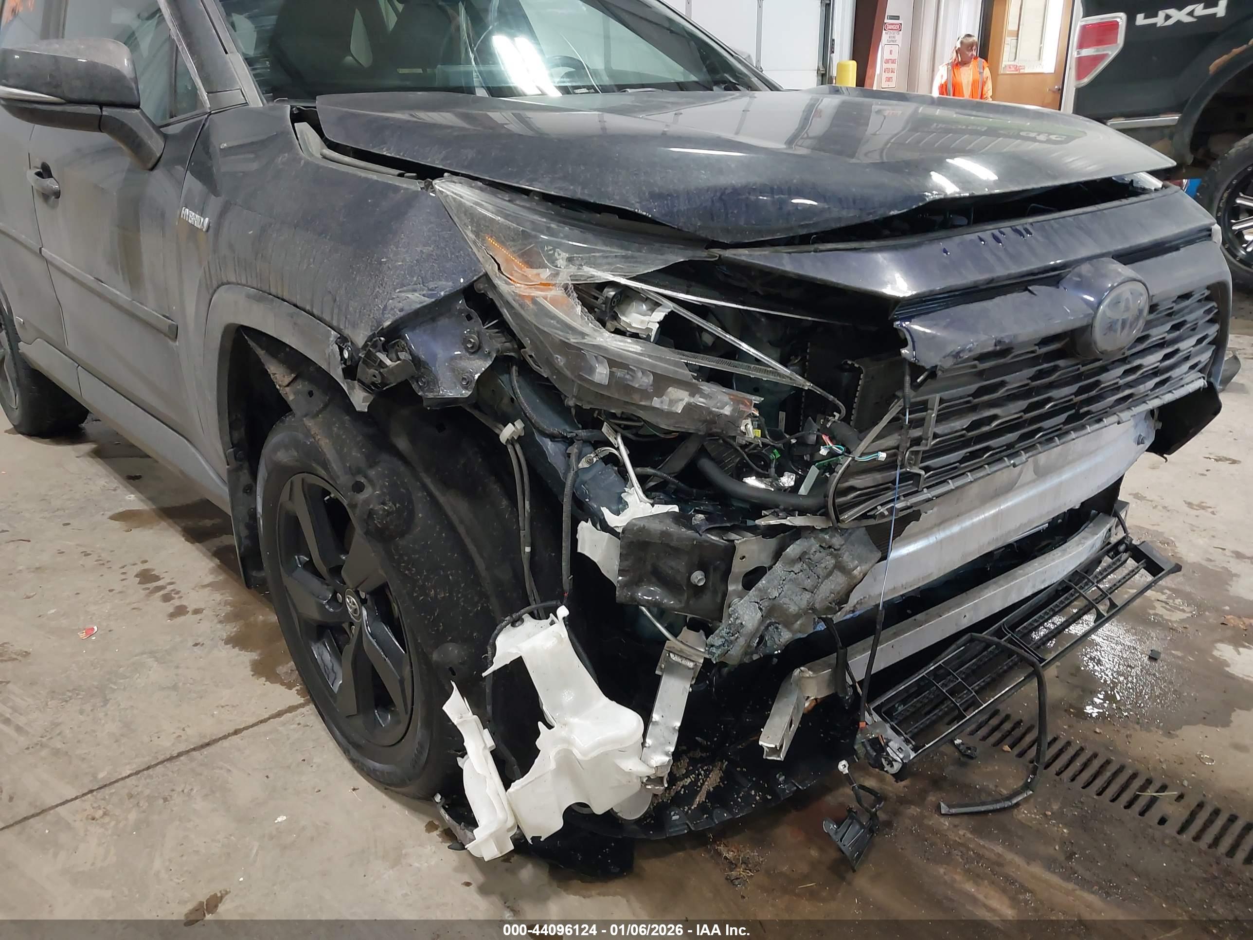 TOYOTA RAV4 image 6
