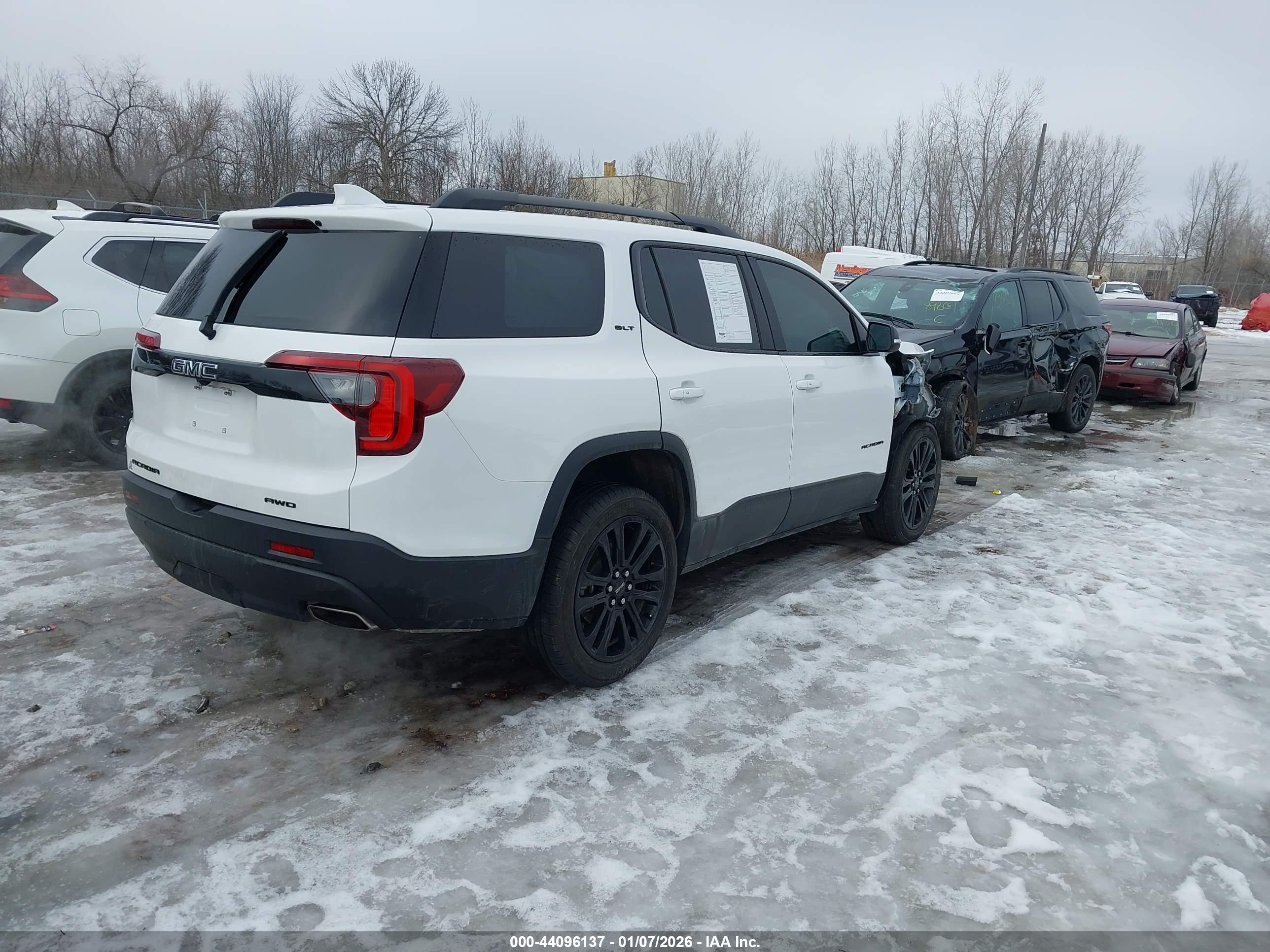 GMC ACADIA image 4