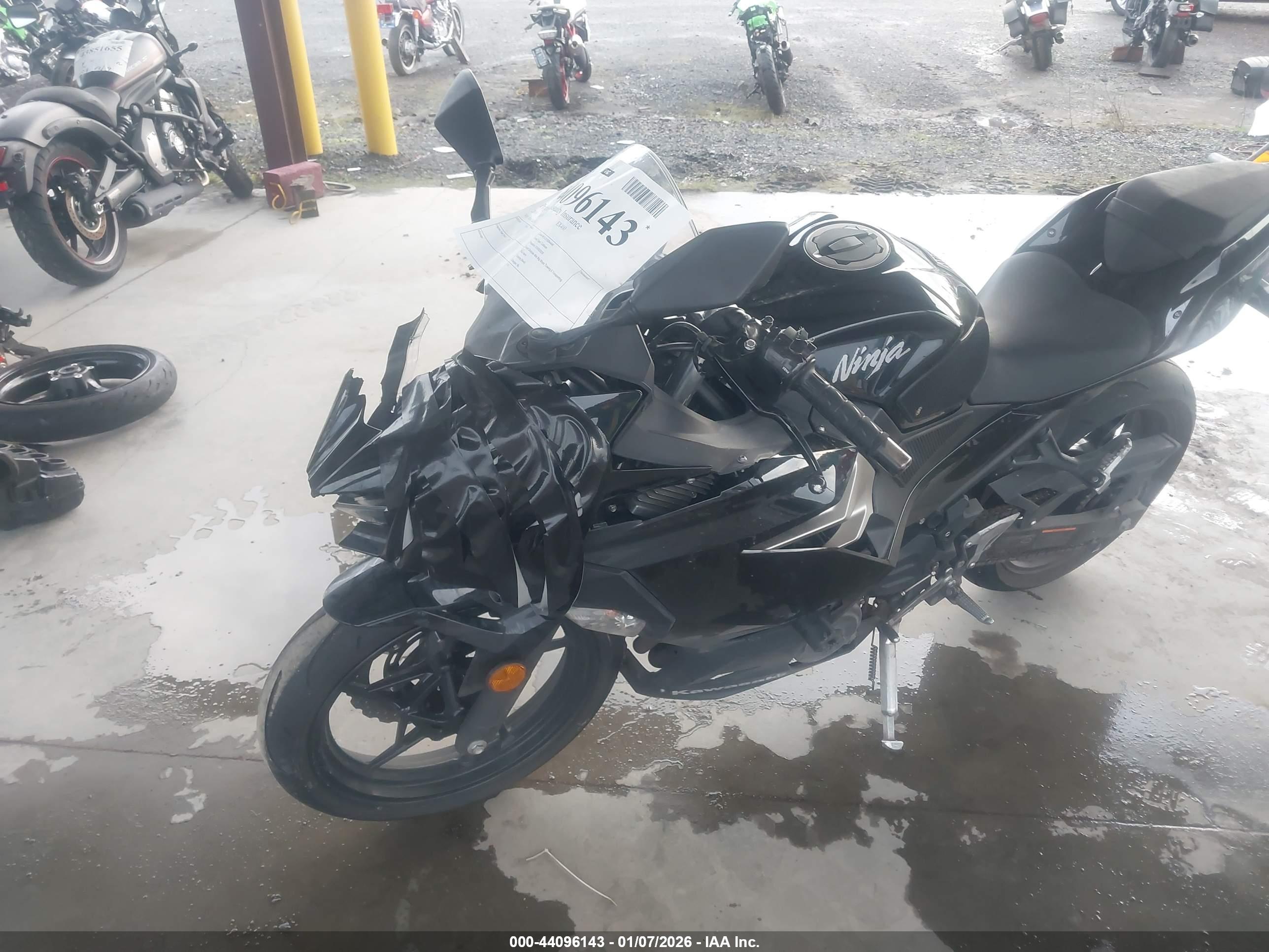 KAWASAKI EX400 image 2