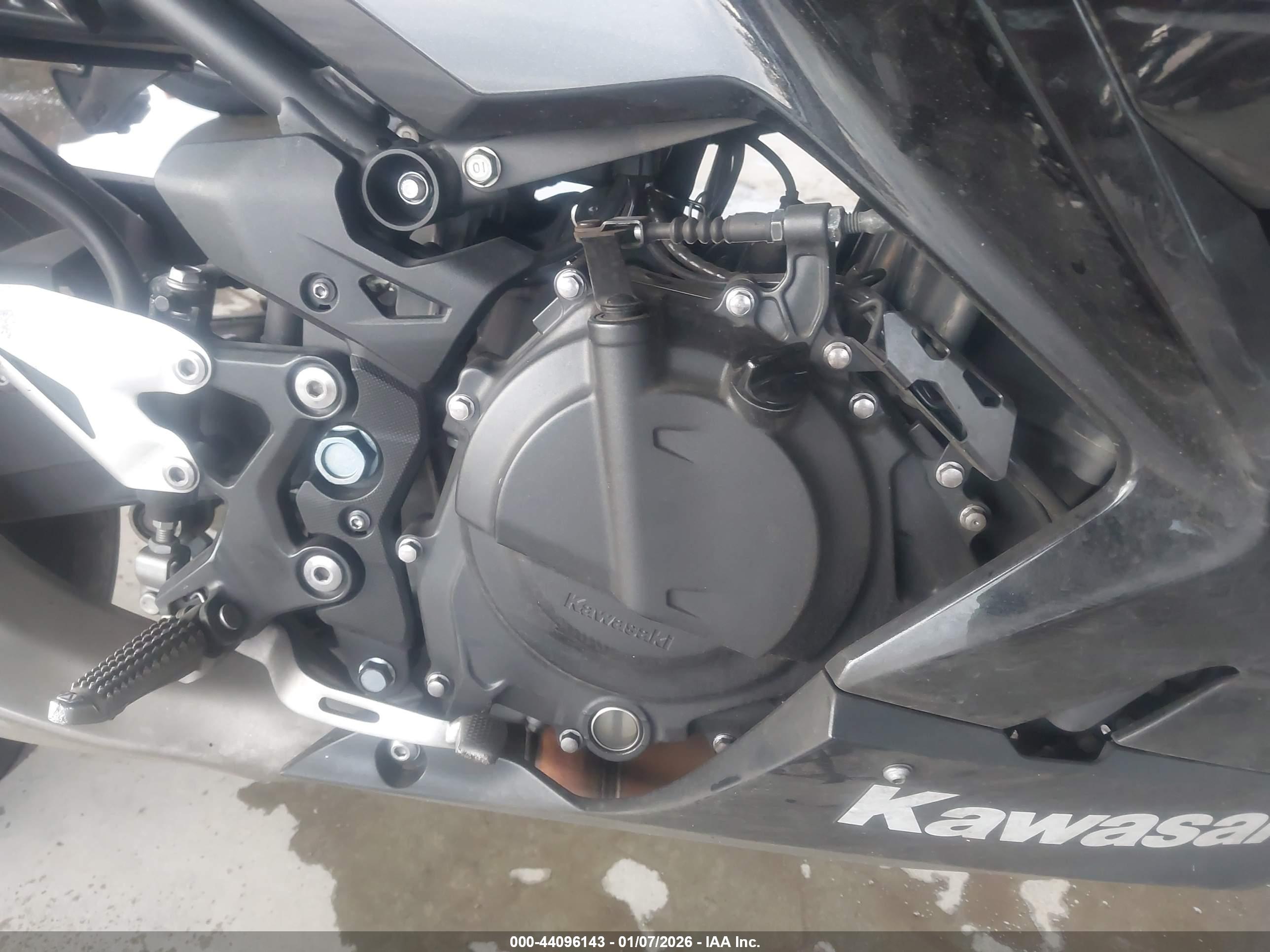 KAWASAKI EX400 image 8