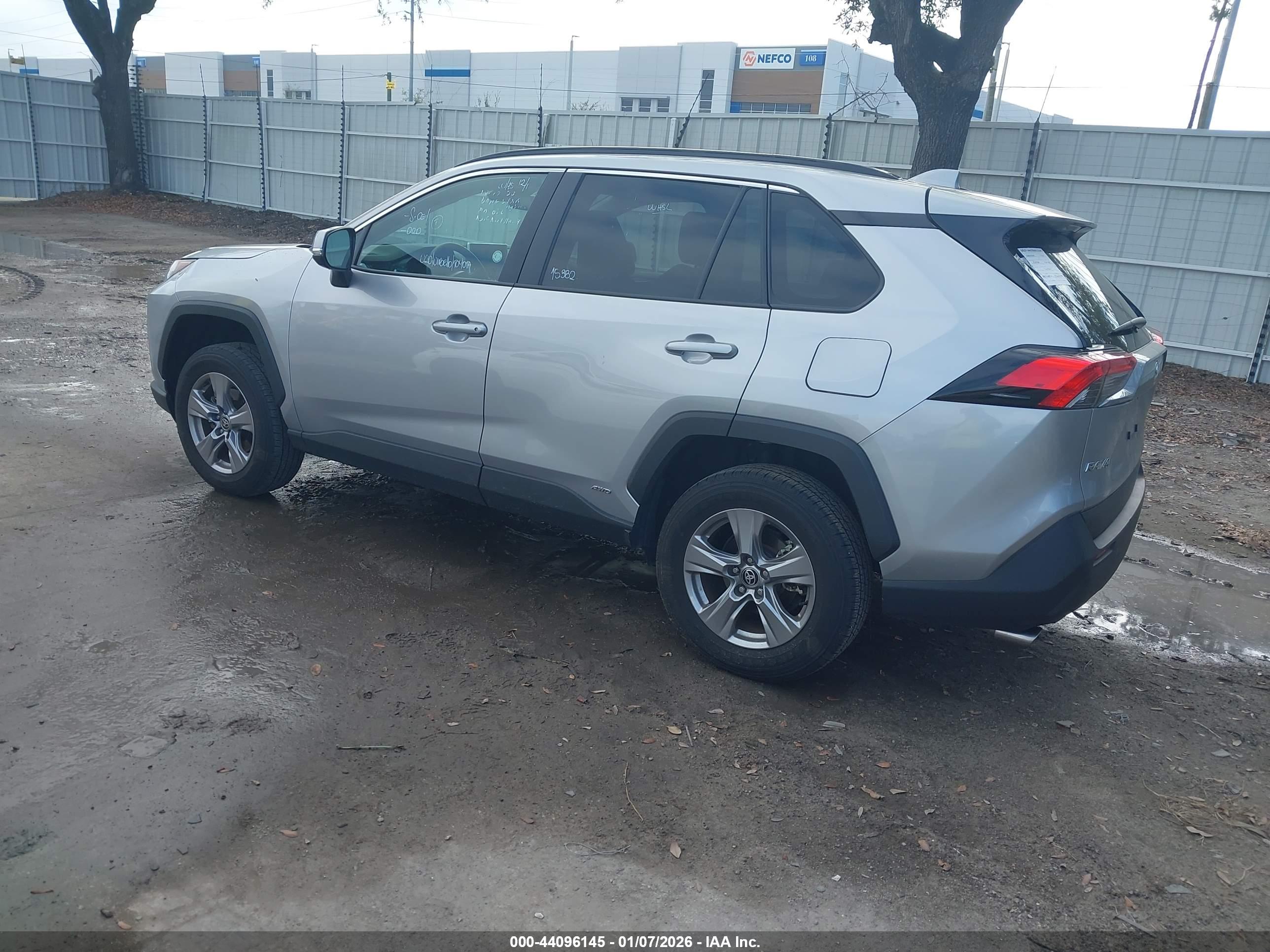 TOYOTA RAV4 image 3