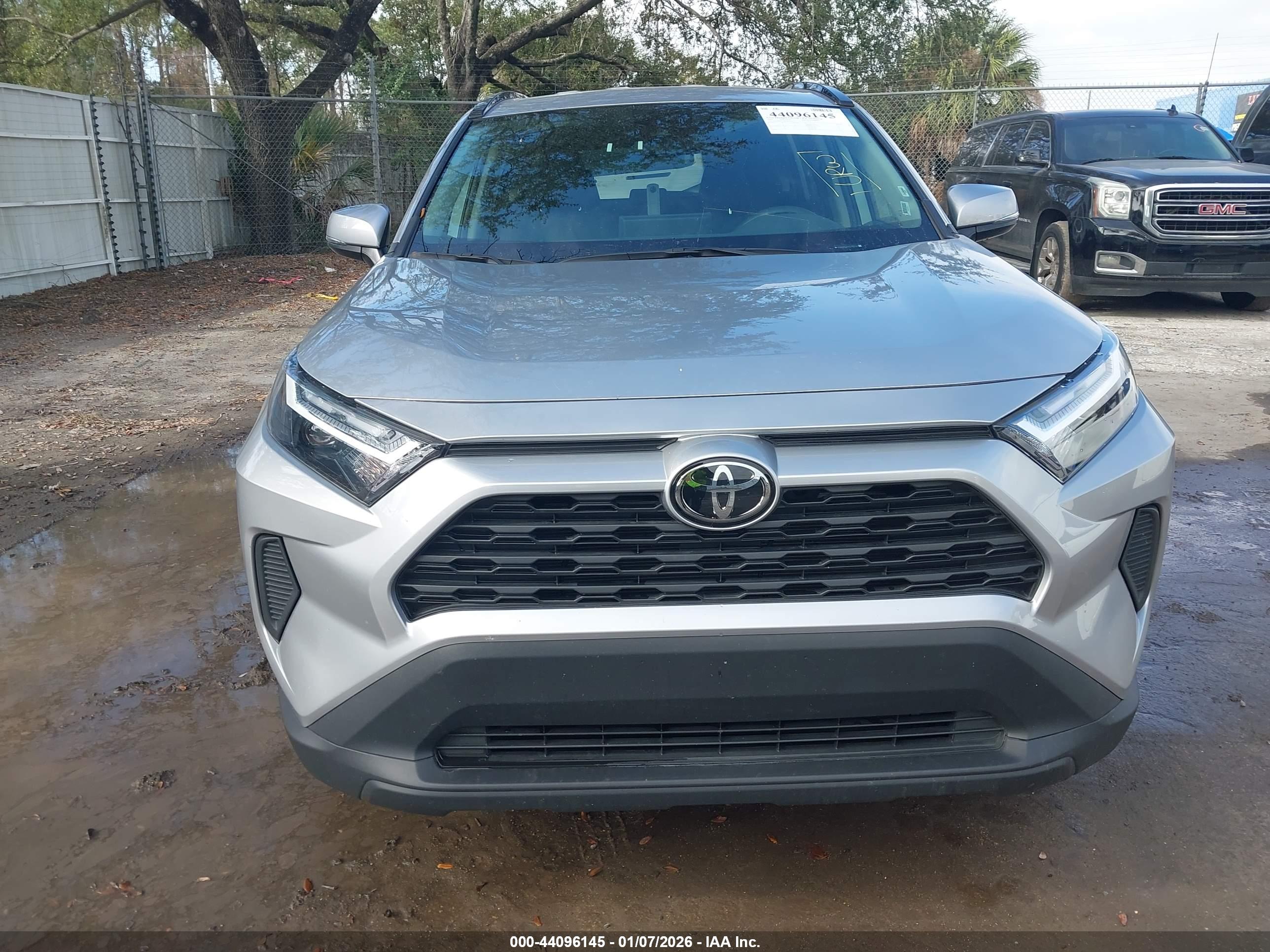 TOYOTA RAV4 image 6