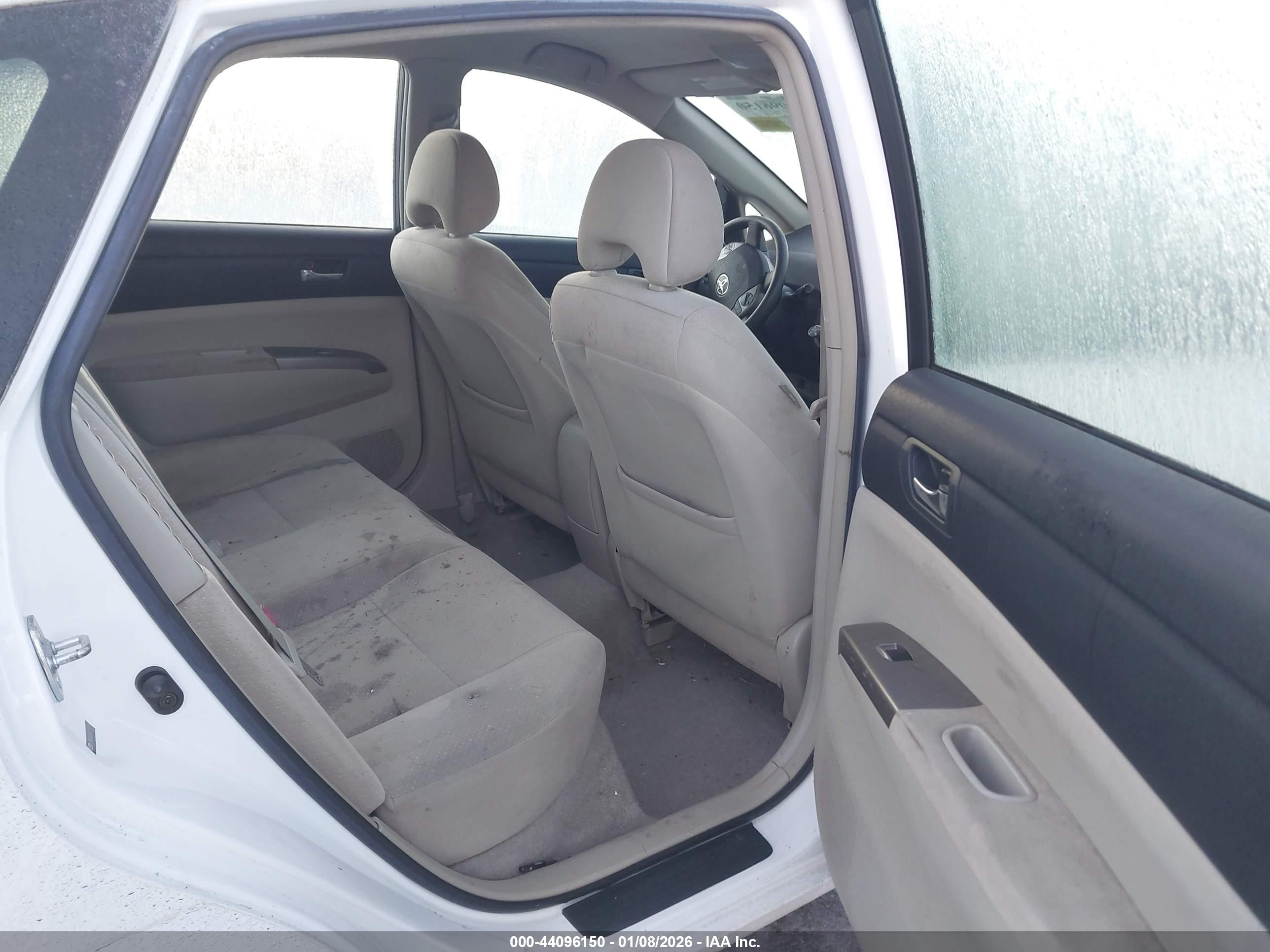 TOYOTA PRIUS image 8