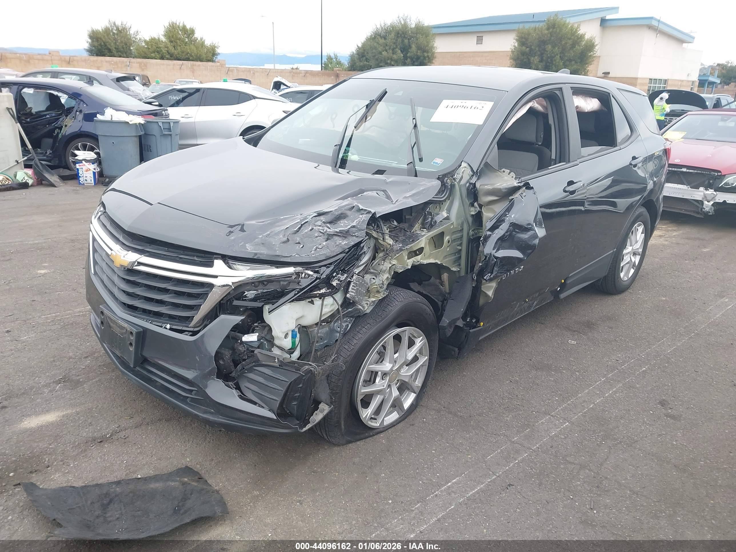 CHEVROLET EQUINOX image 2