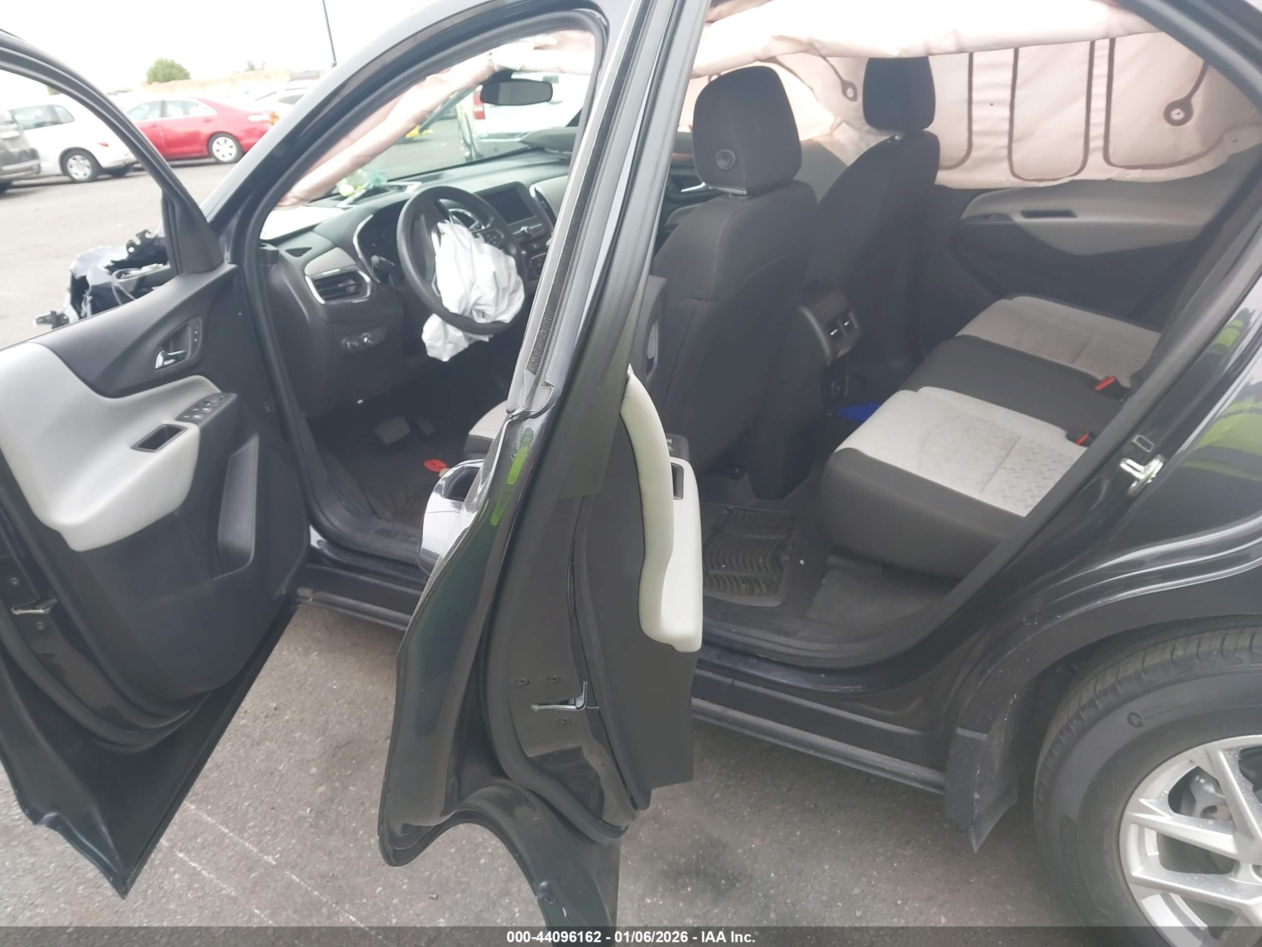 CHEVROLET EQUINOX image 8