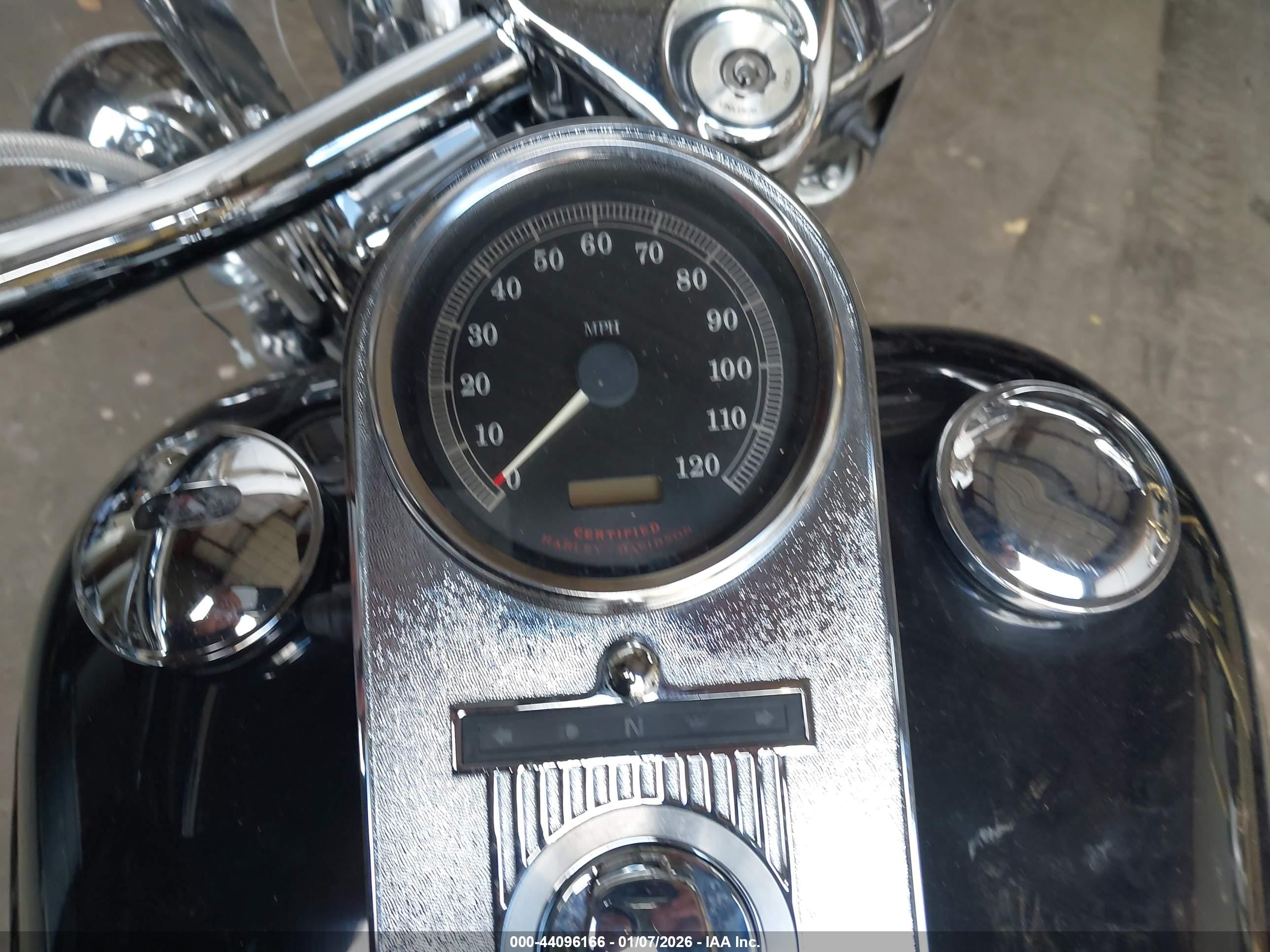 HARLEY-DAVIDSON FLHRCI image 7