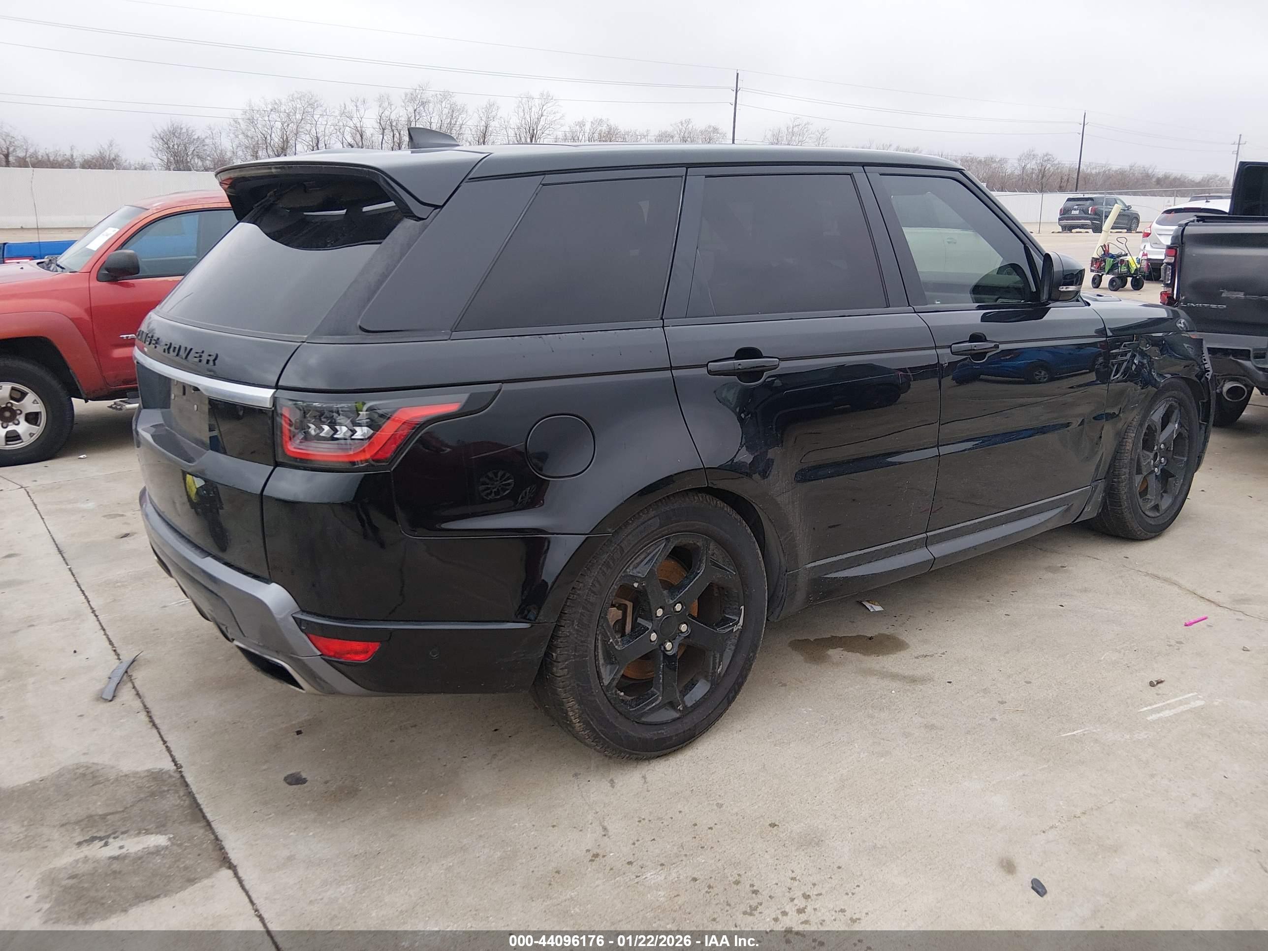 LAND ROVER image 4