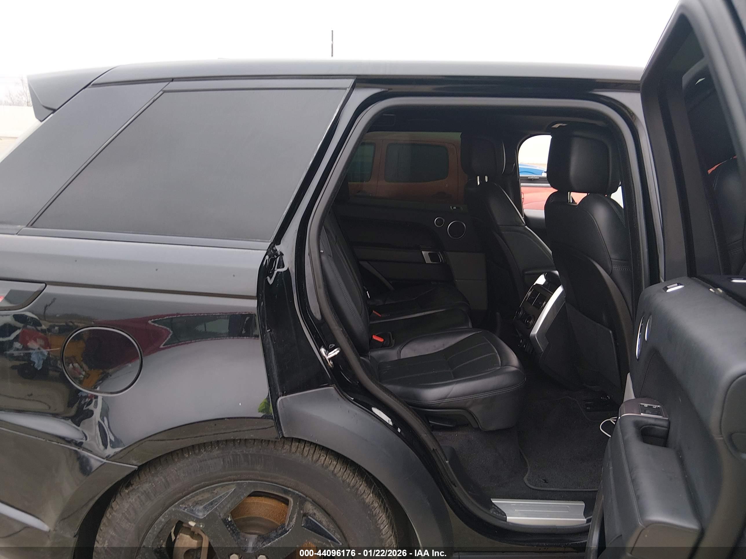 LAND ROVER image 8