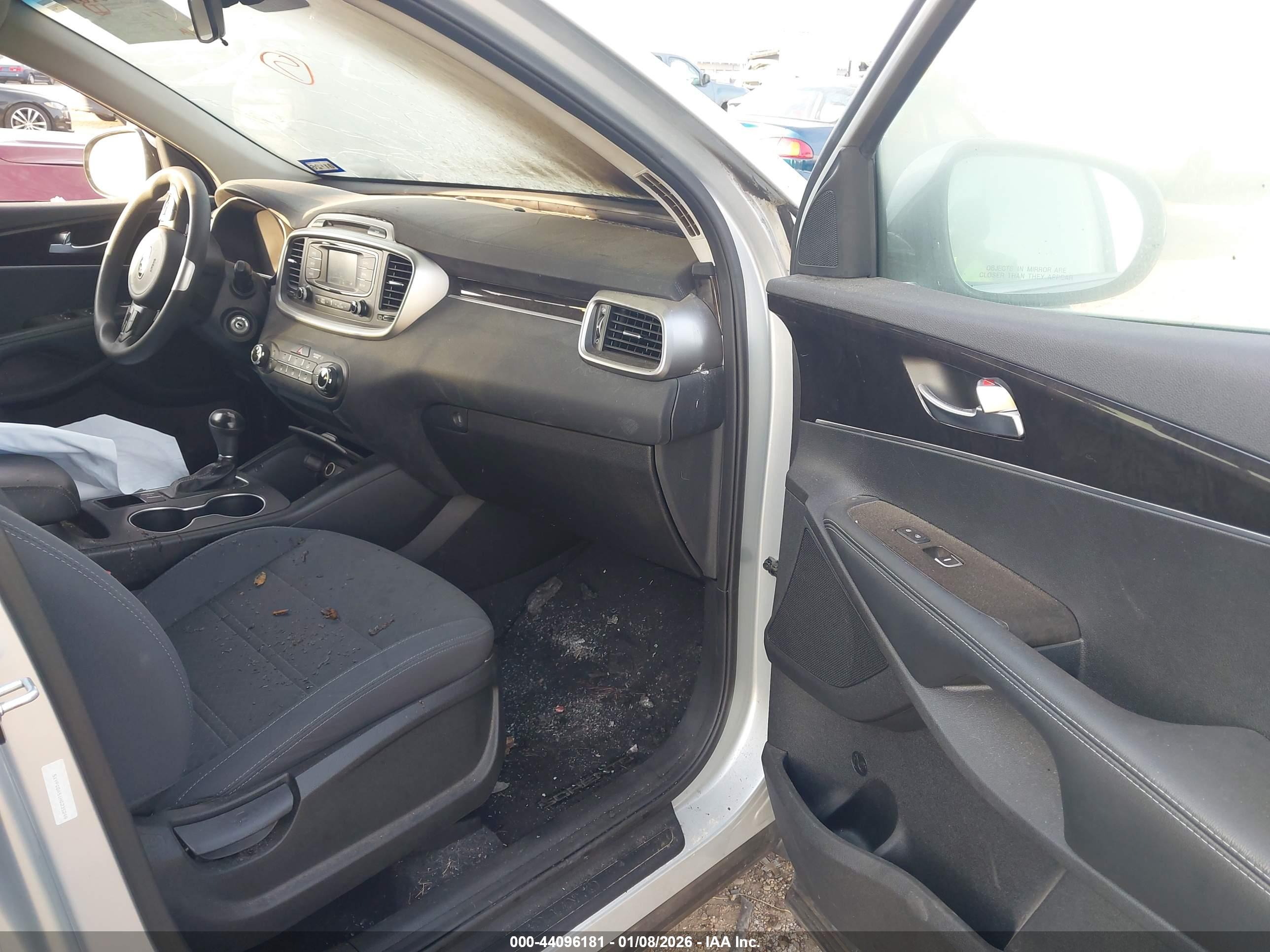 KIA SORENTO image 5