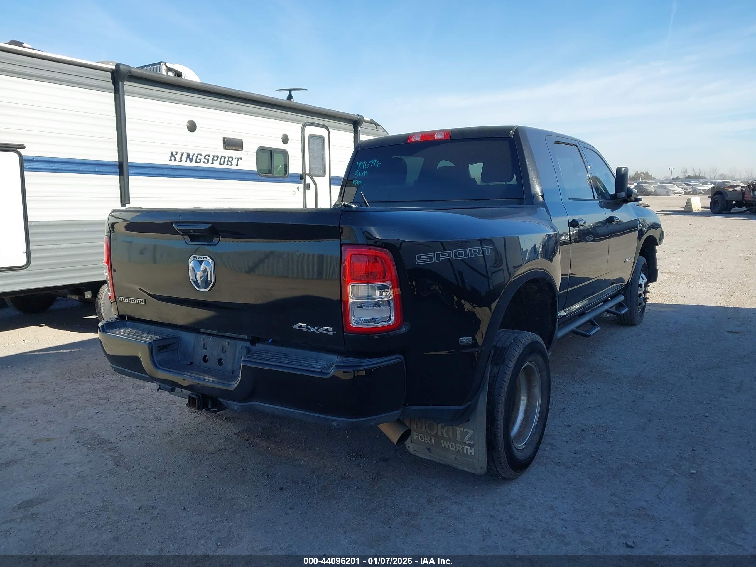RAM 3500 image 4