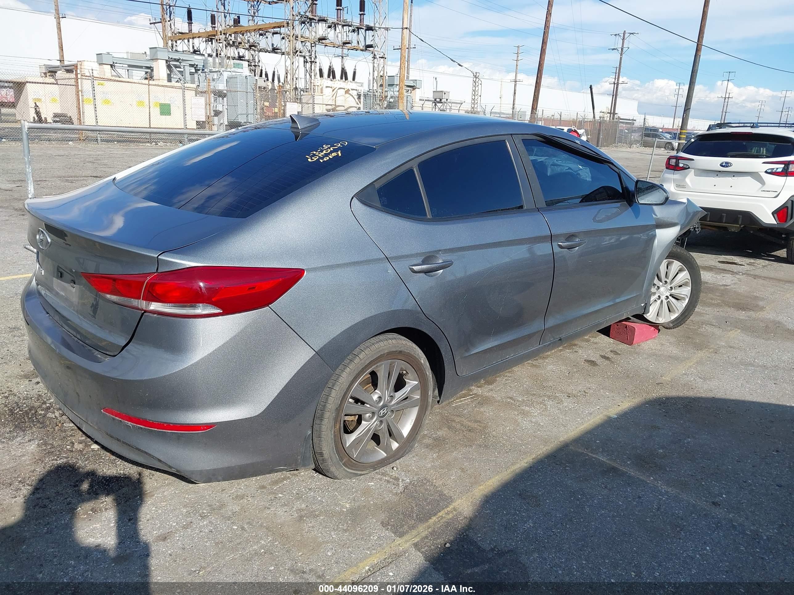HYUNDAI ELANTRA image 4