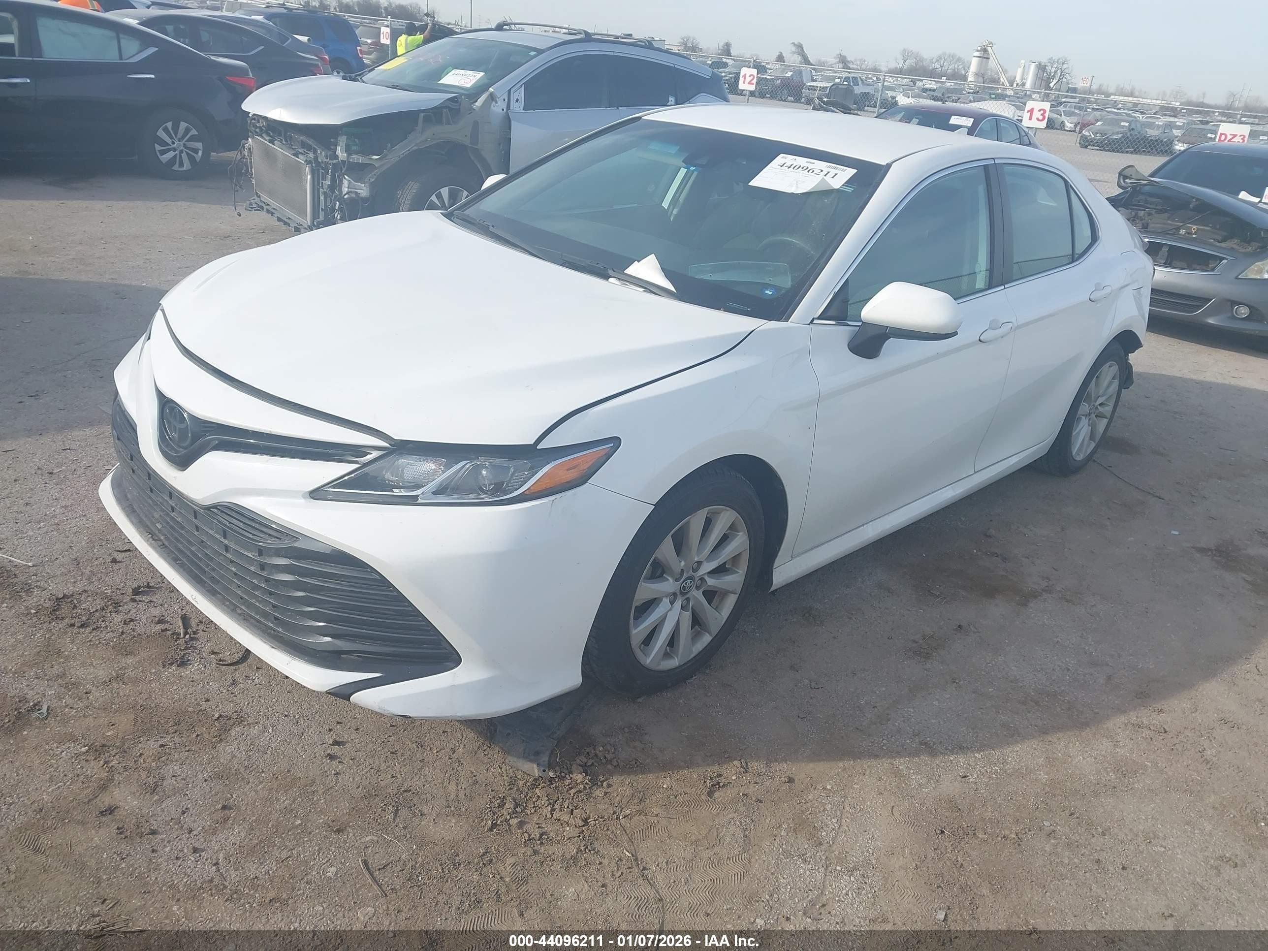 TOYOTA CAMRY image 2