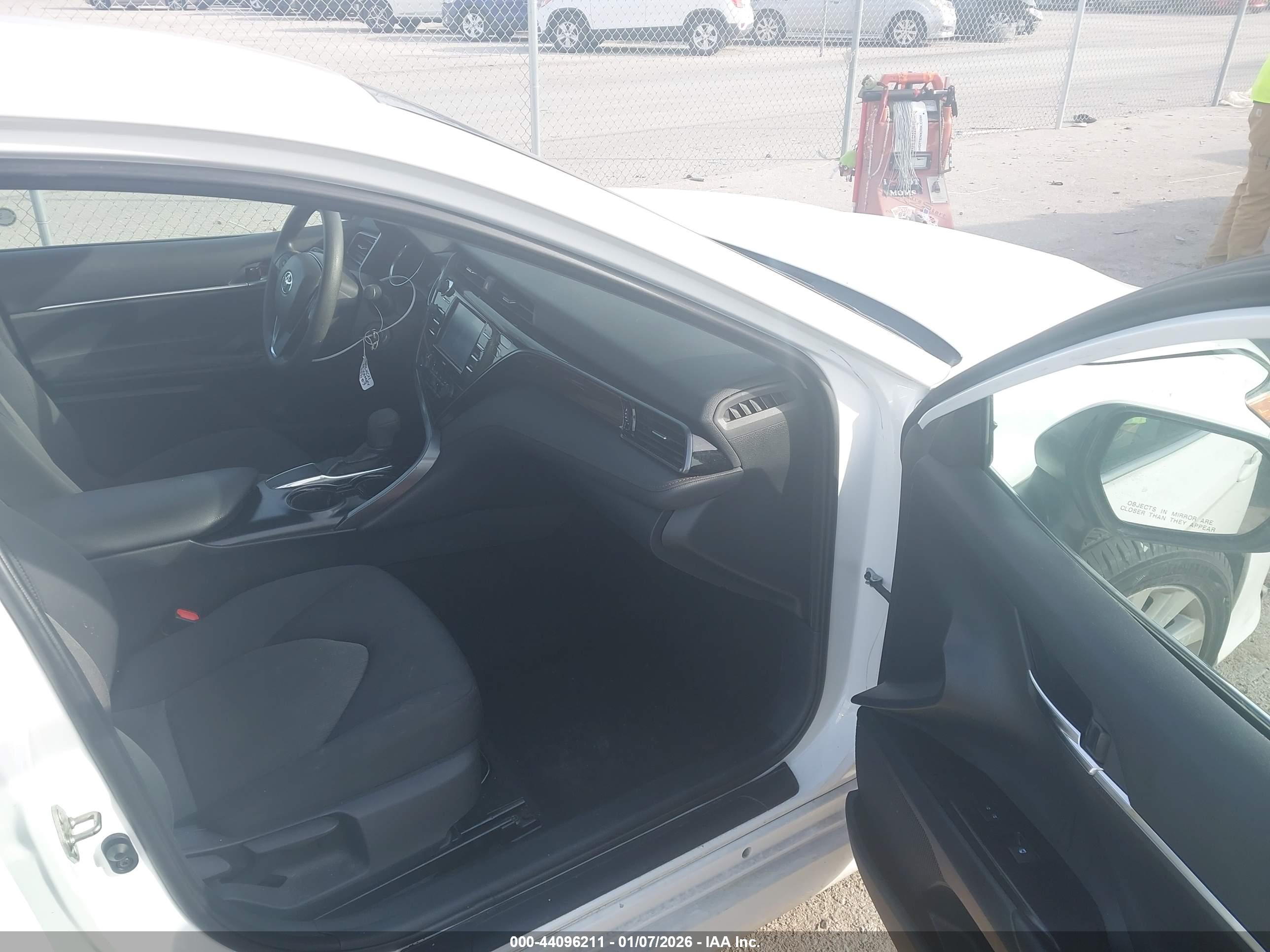 TOYOTA CAMRY image 5