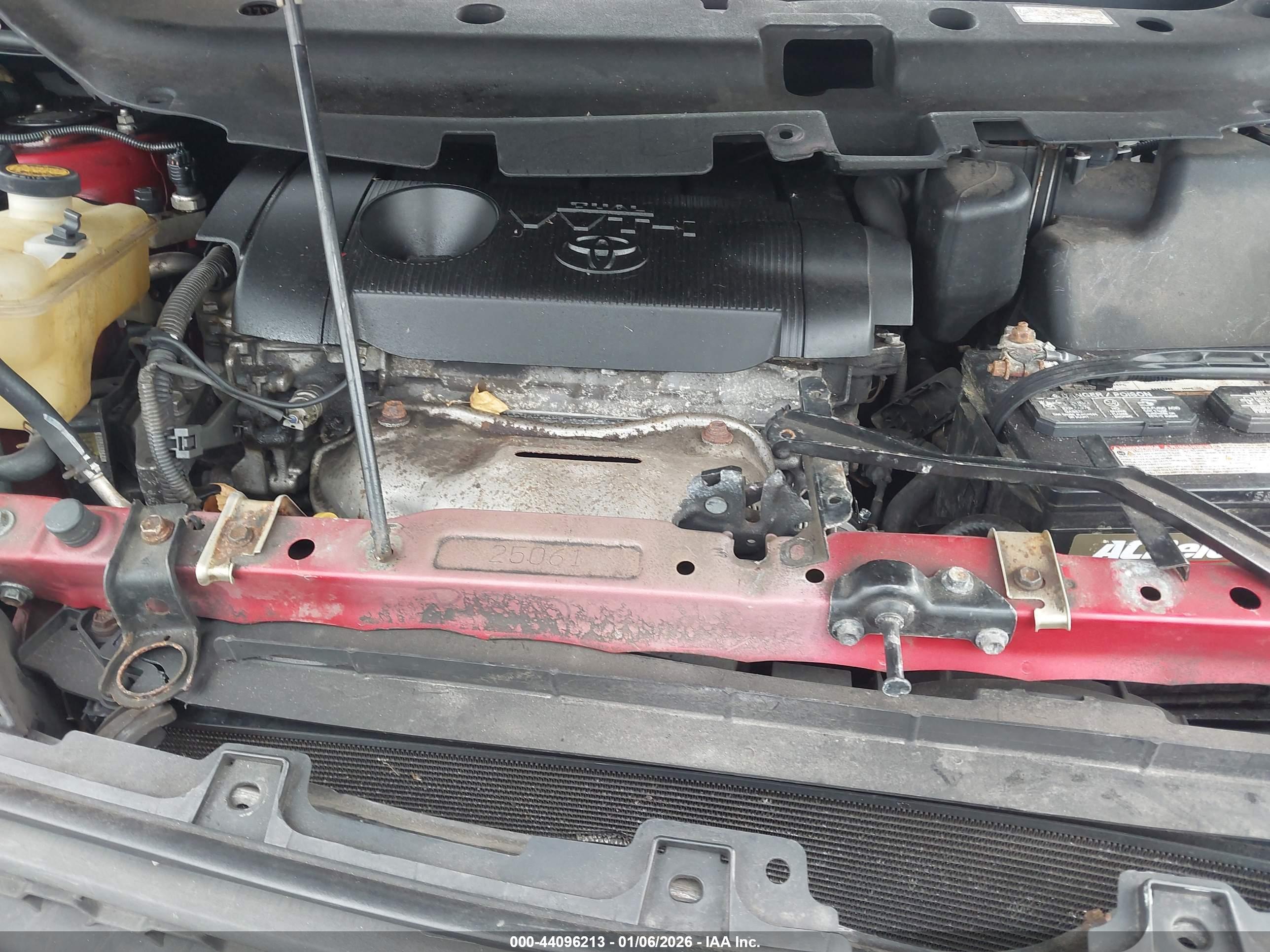 TOYOTA RAV4 image 10