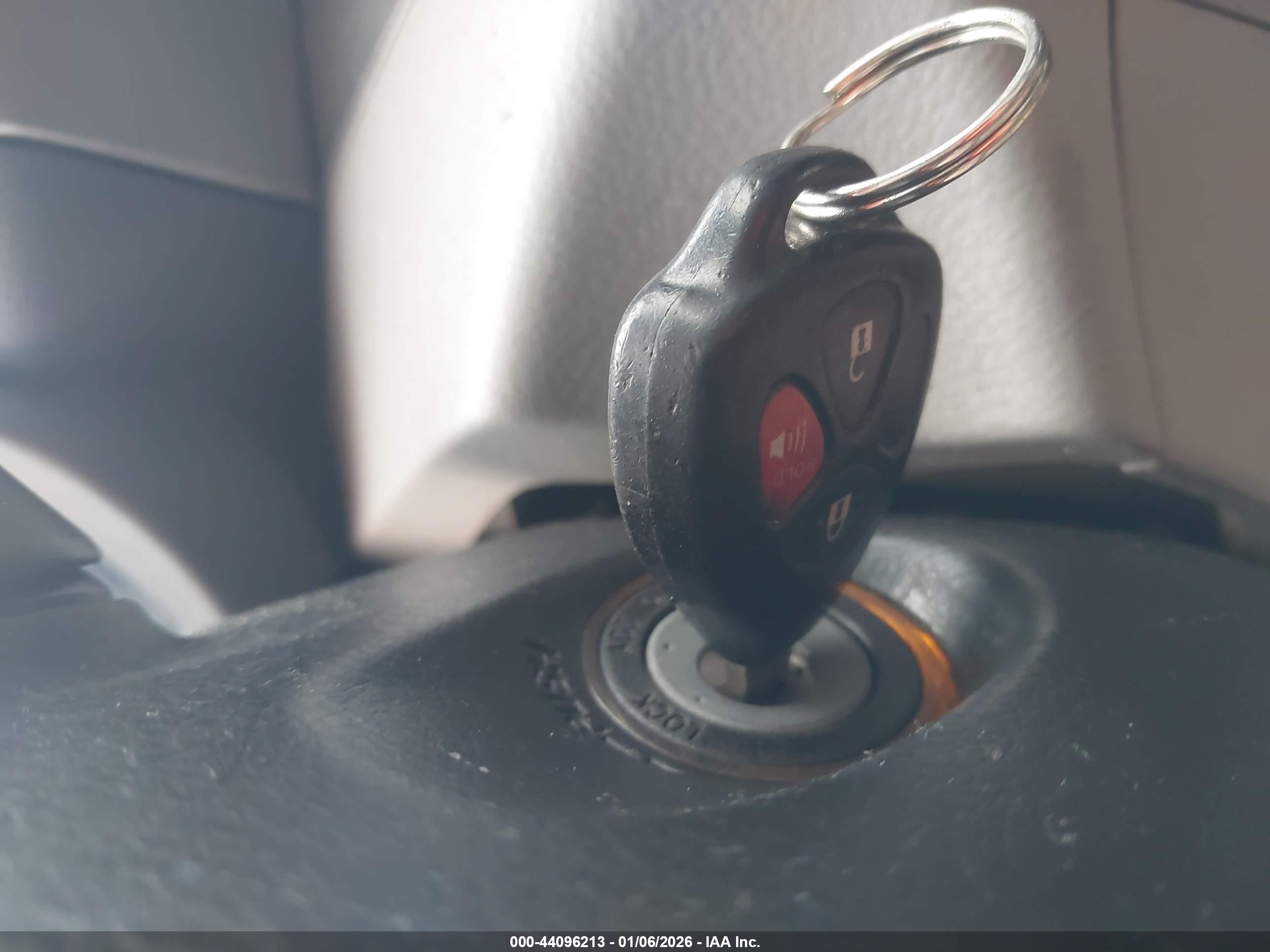 TOYOTA RAV4 image 11