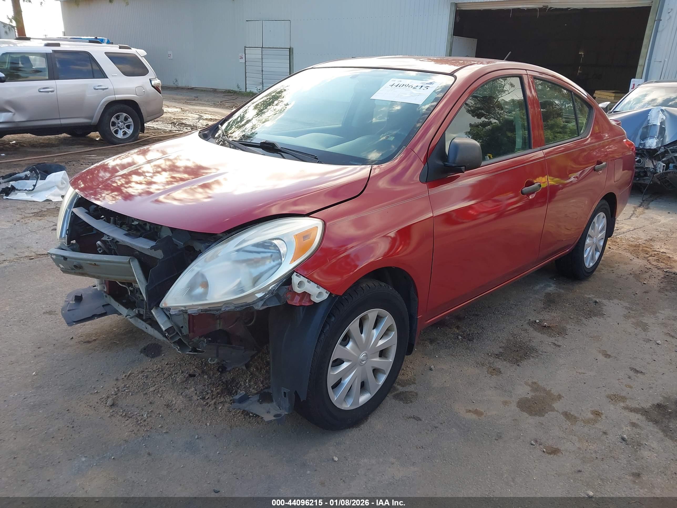 NISSAN VERSA image 2
