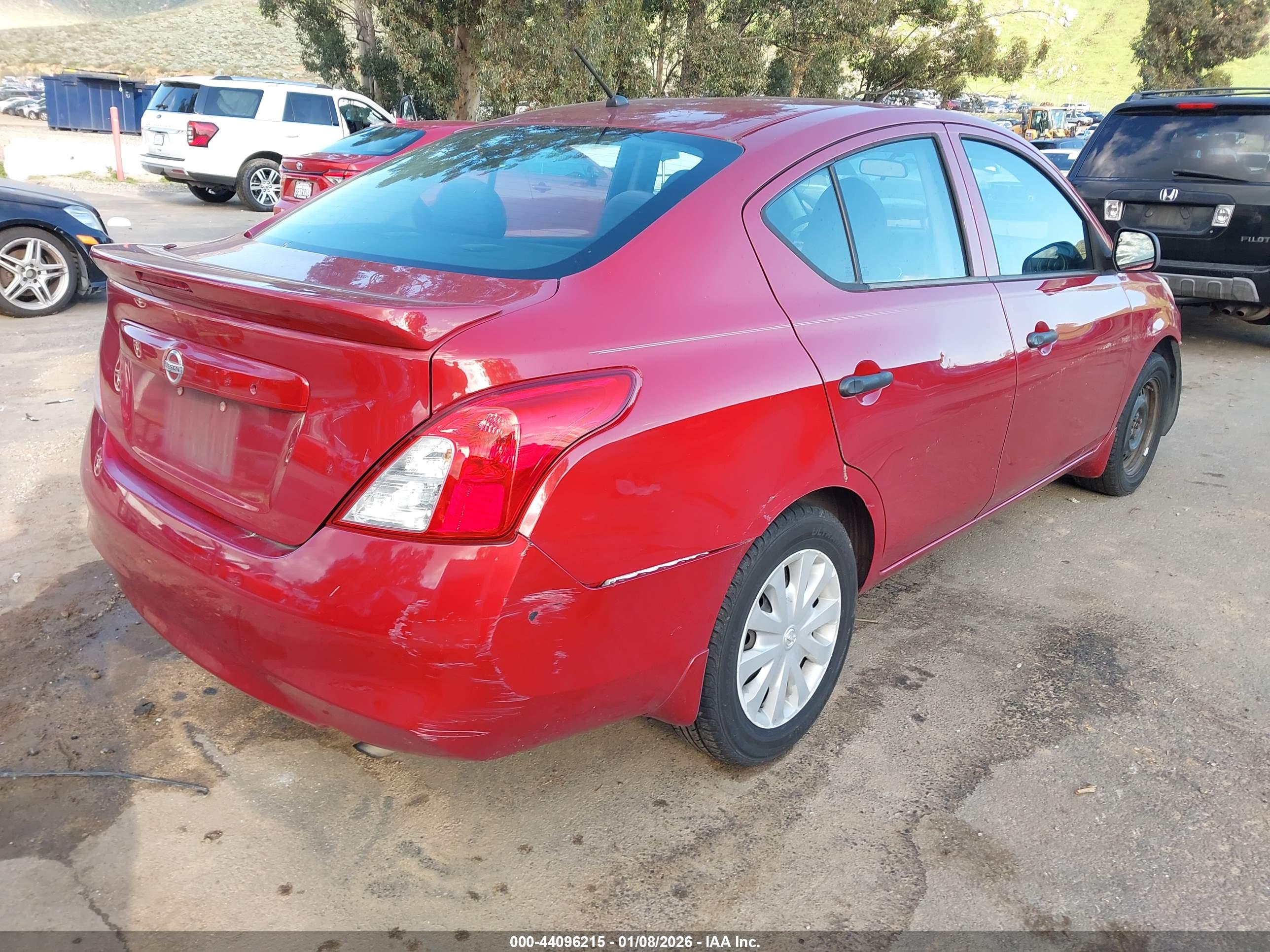 NISSAN VERSA image 4