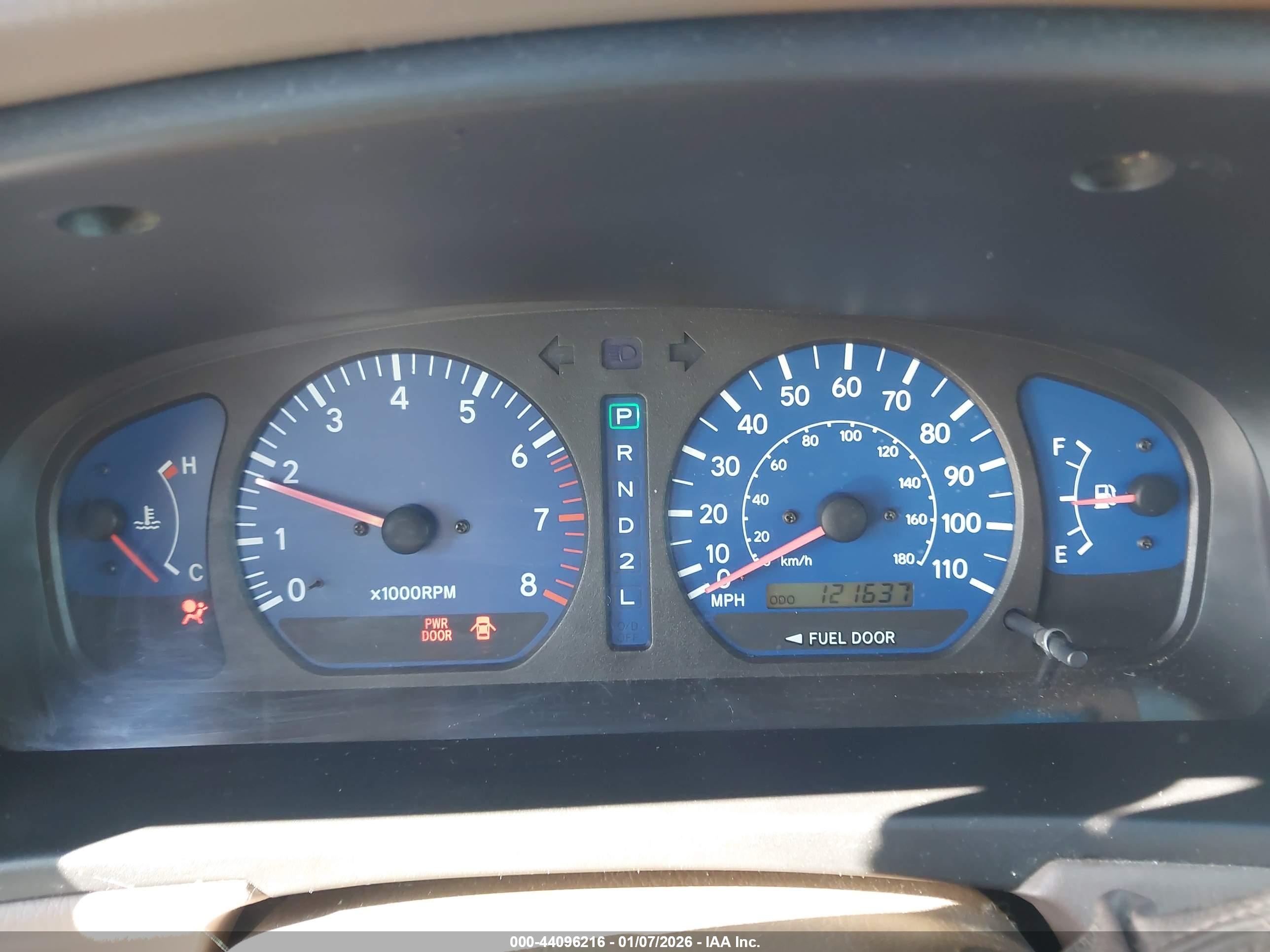 TOYOTA SIENNA image 7
