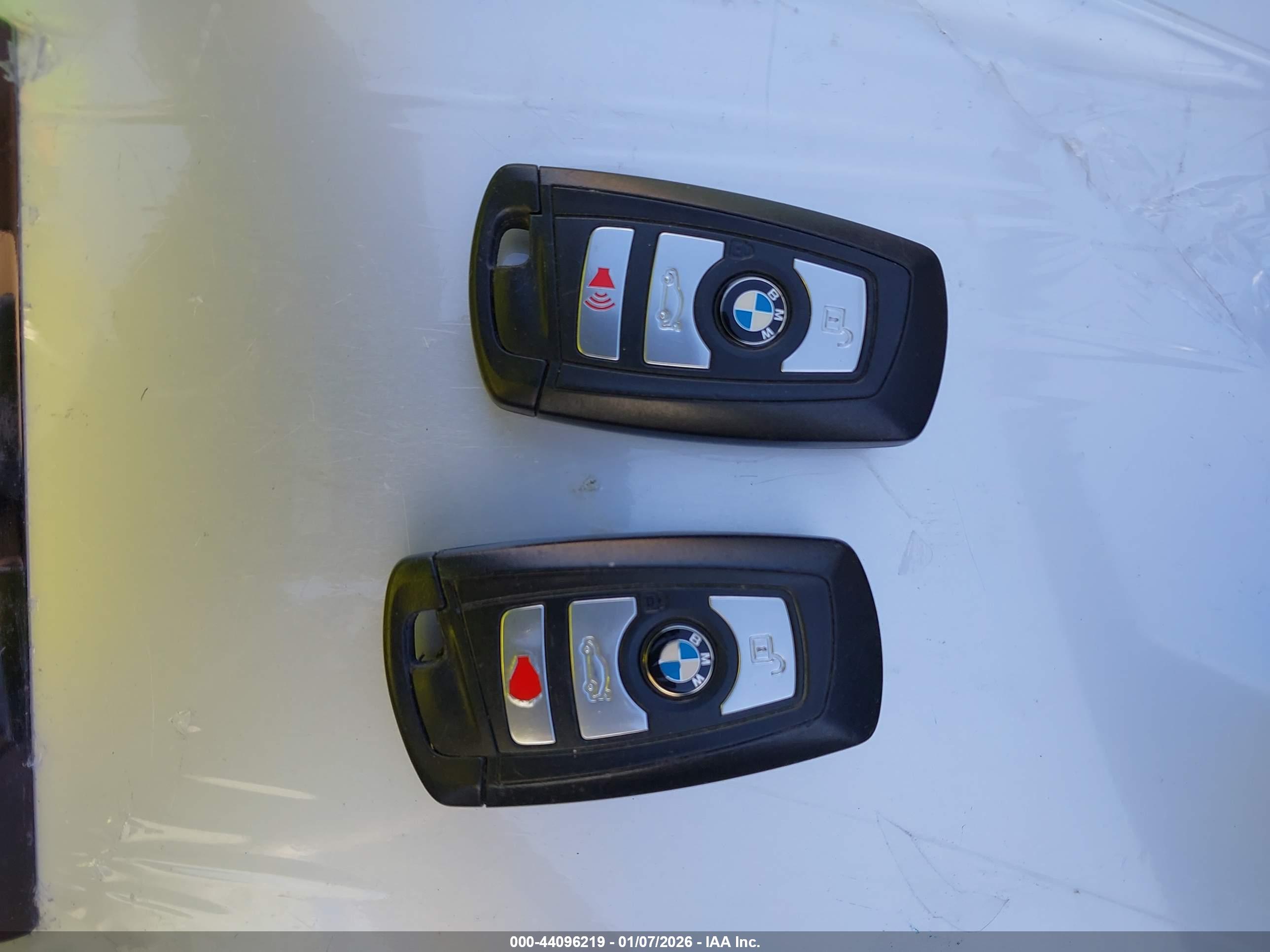 BMW 320I image 11