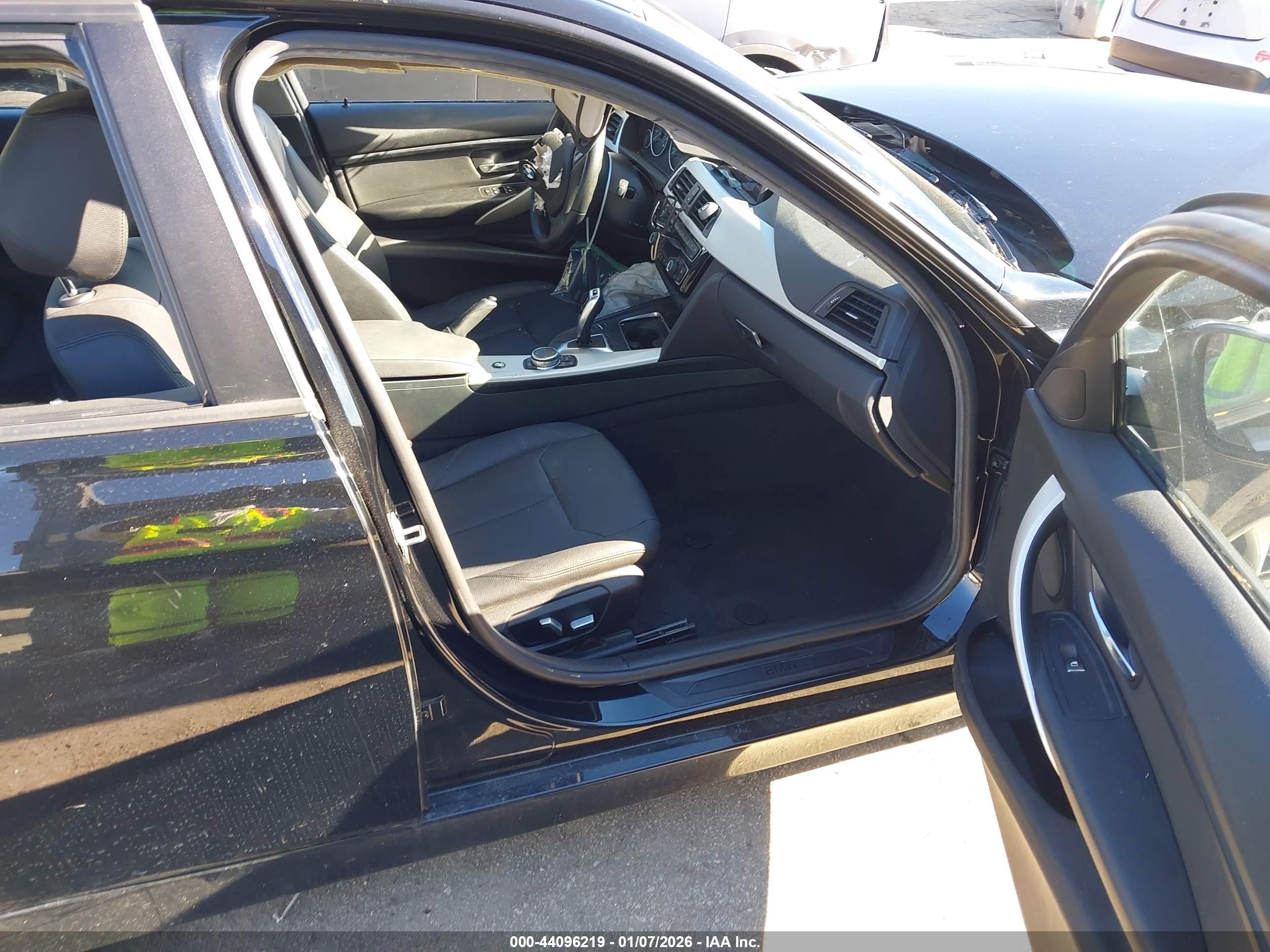BMW 320I image 5