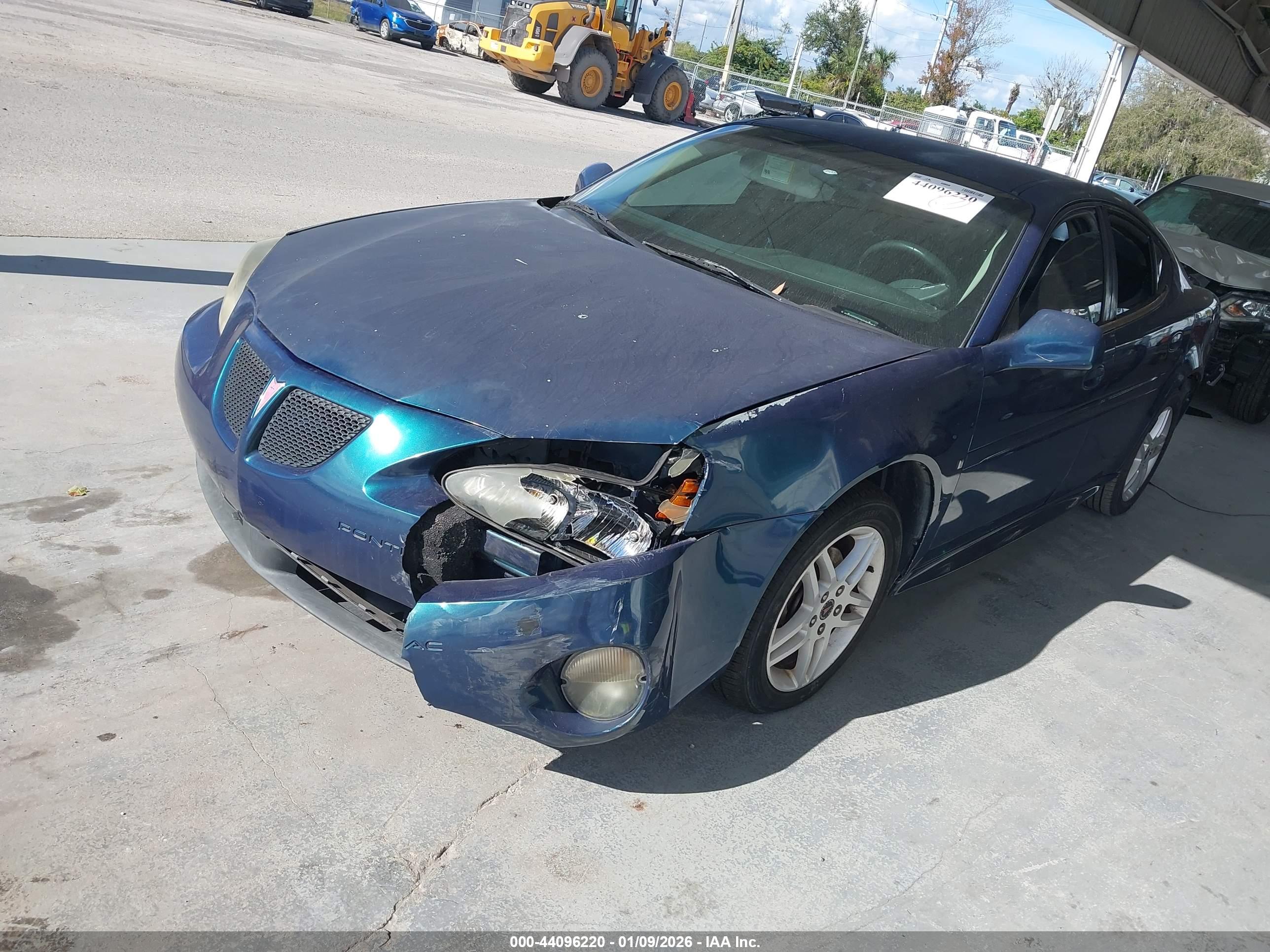 PONTIAC GRAND image 2