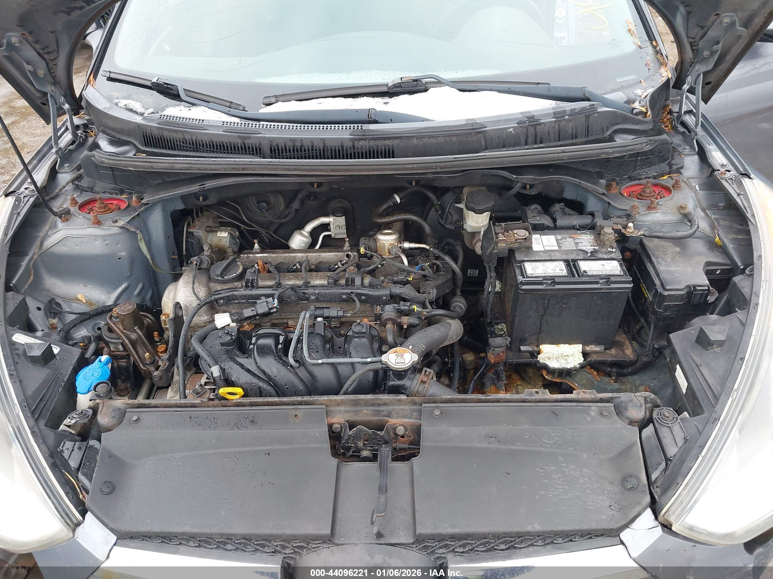 HYUNDAI VELOSTER image 10