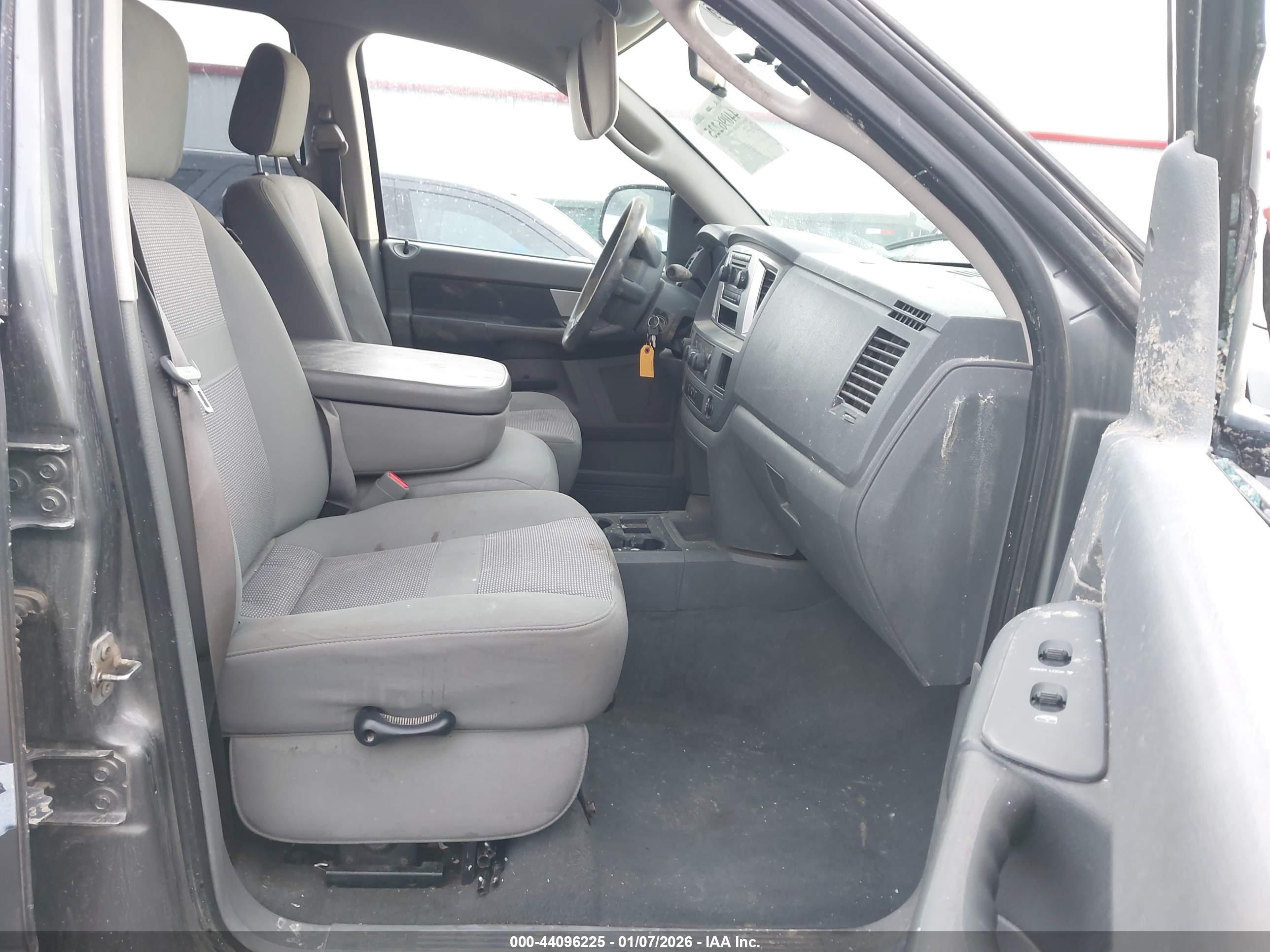 DODGE RAM image 5