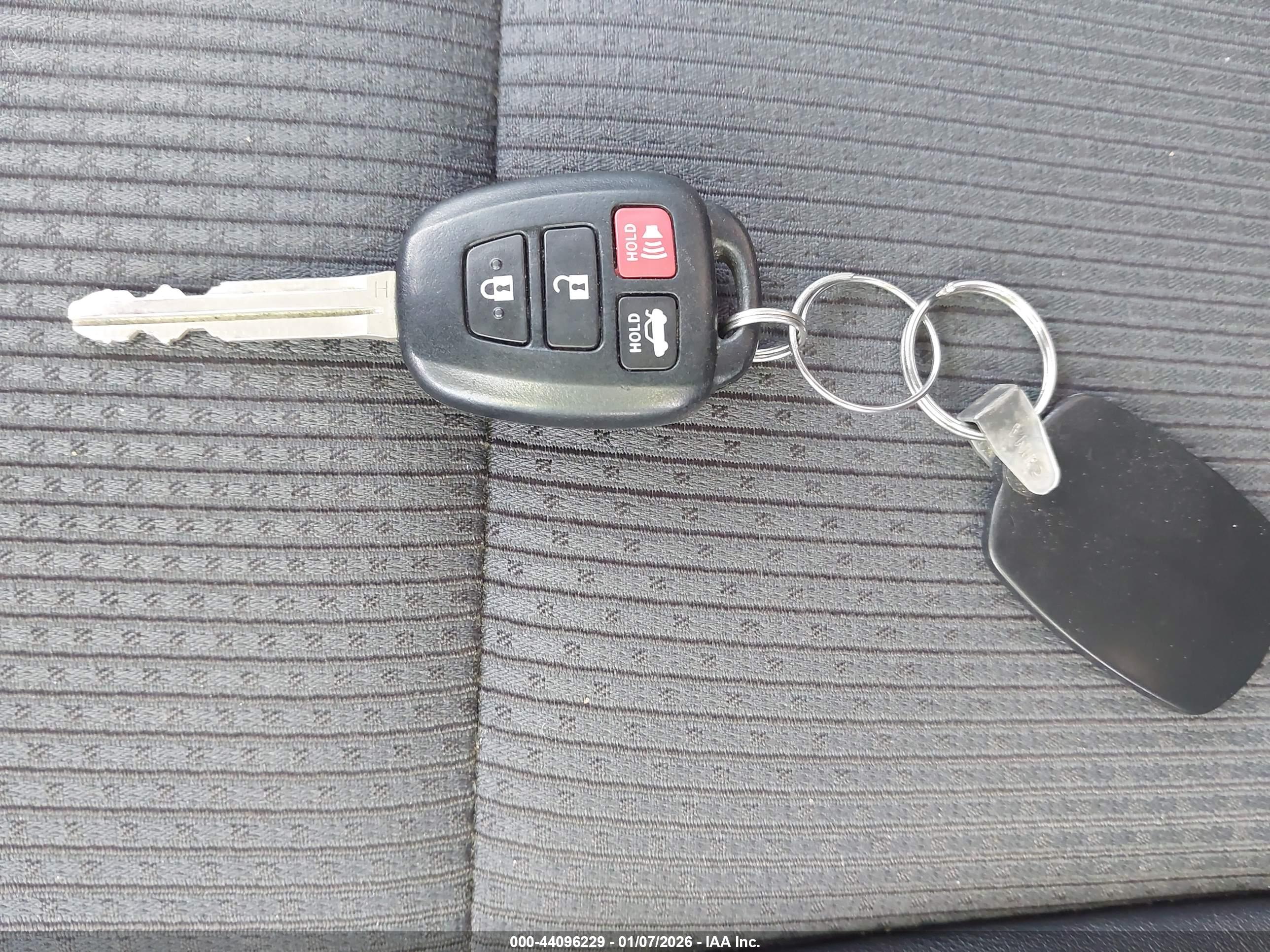 TOYOTA CAMRY image 11