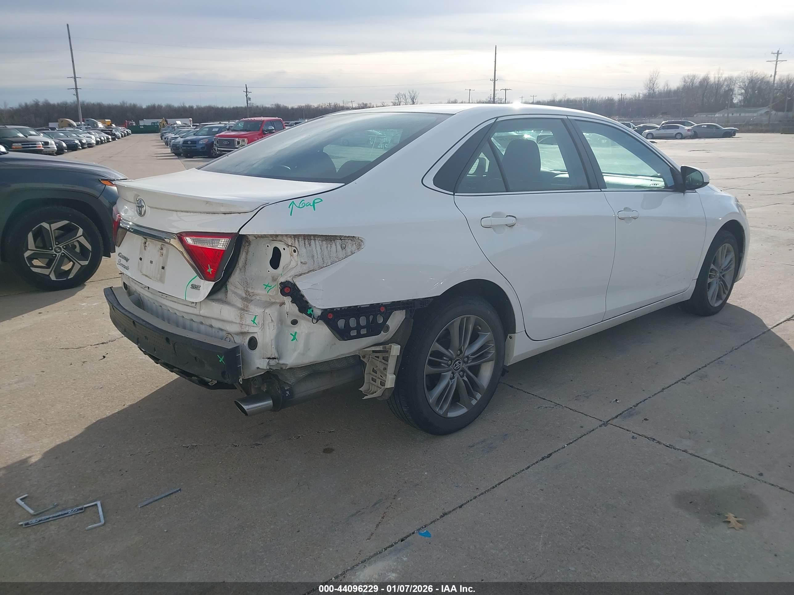 TOYOTA CAMRY image 4