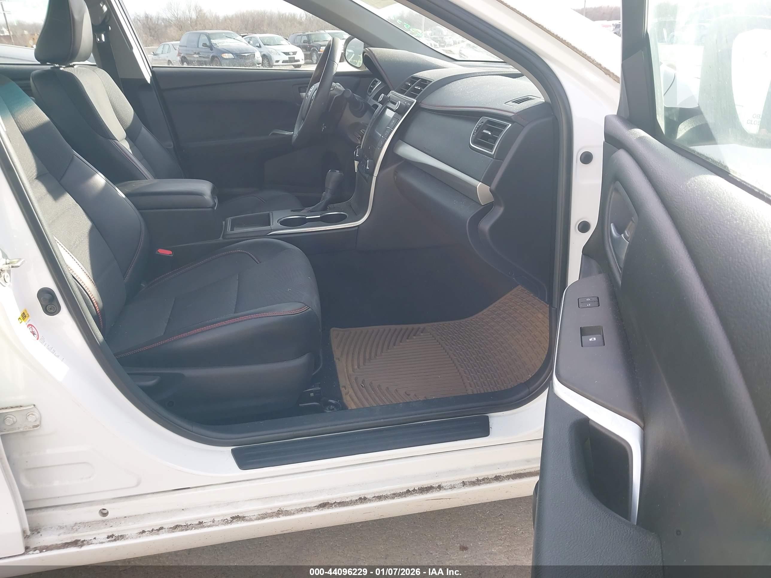 TOYOTA CAMRY image 5
