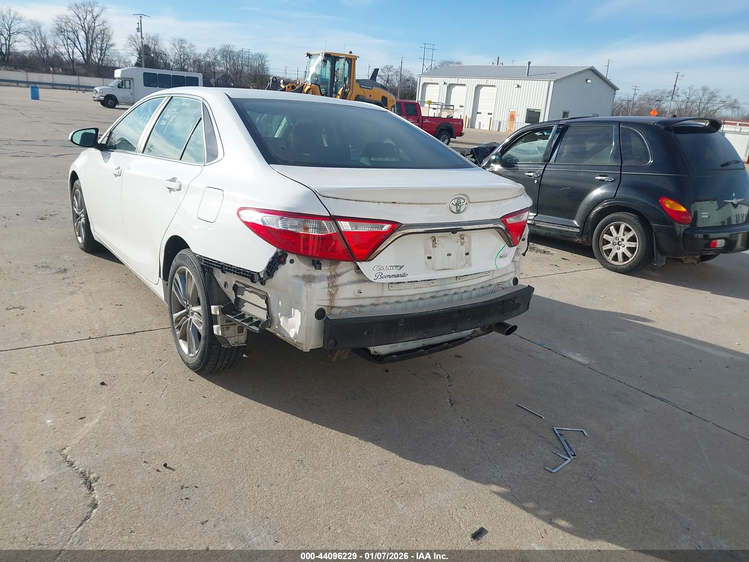 TOYOTA CAMRY image 6