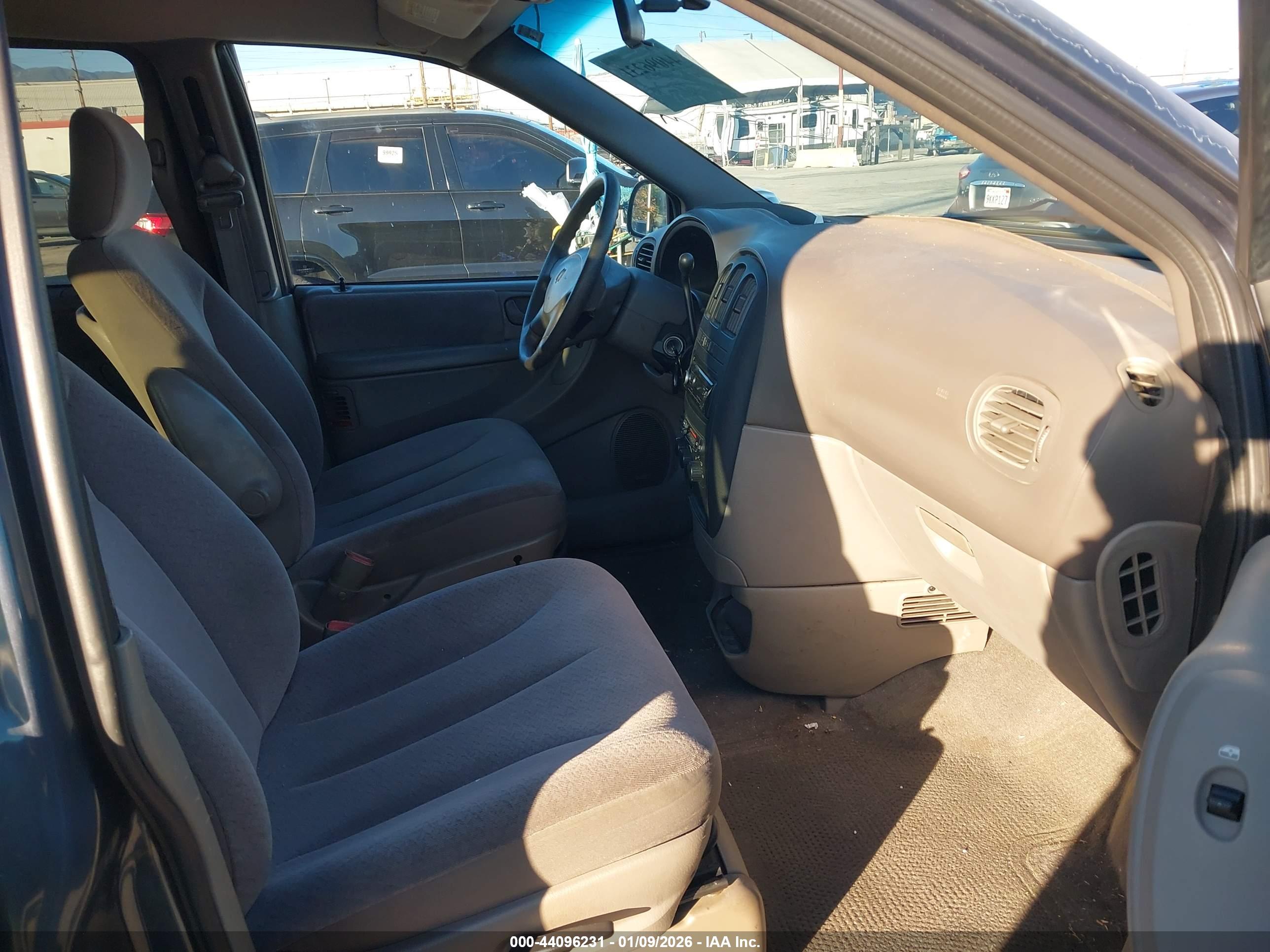 DODGE GRAND image 5